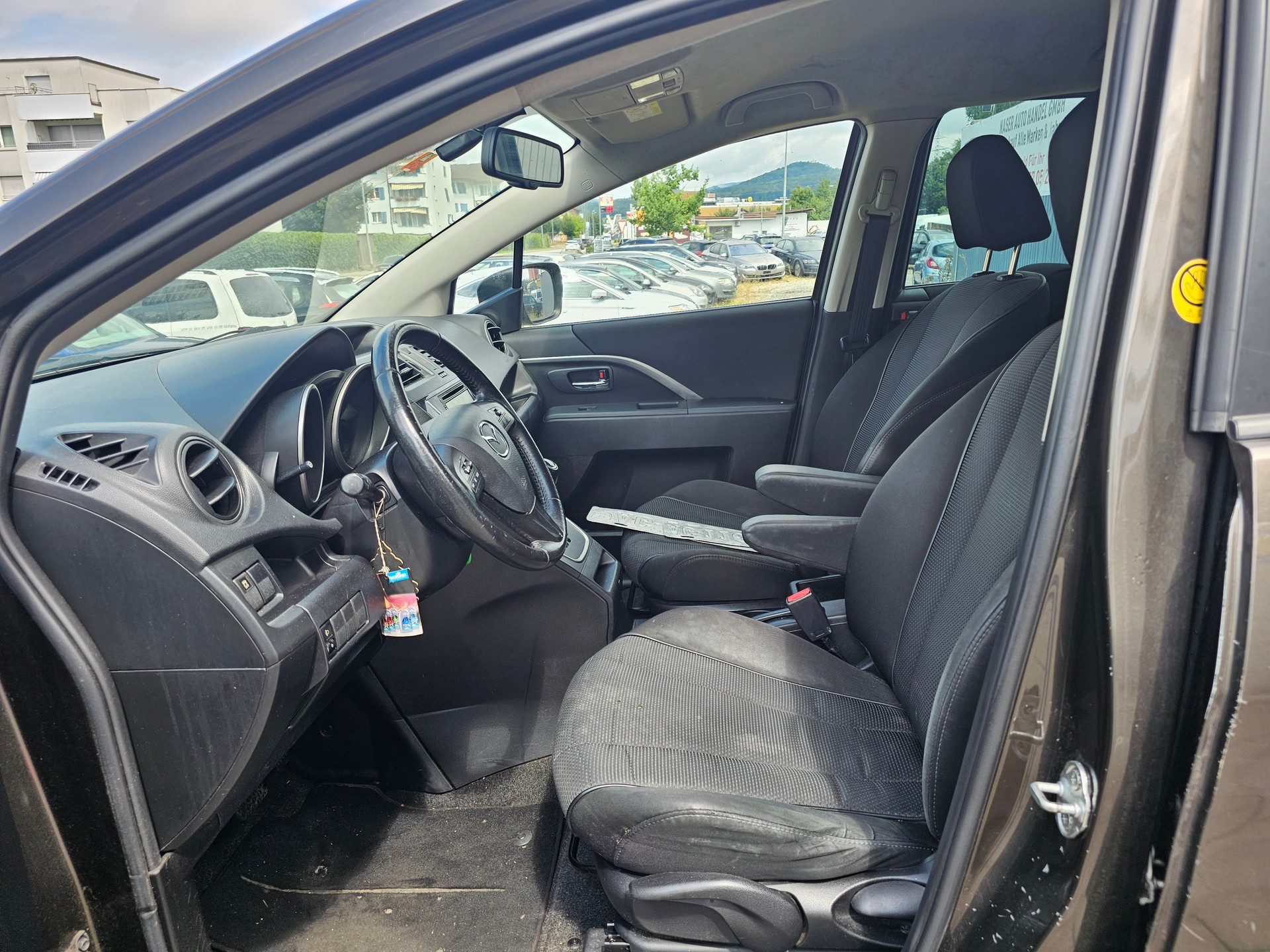 MAZDA 5 2.0 16V Voila ma Suisse Edition+ Activematic-image-9