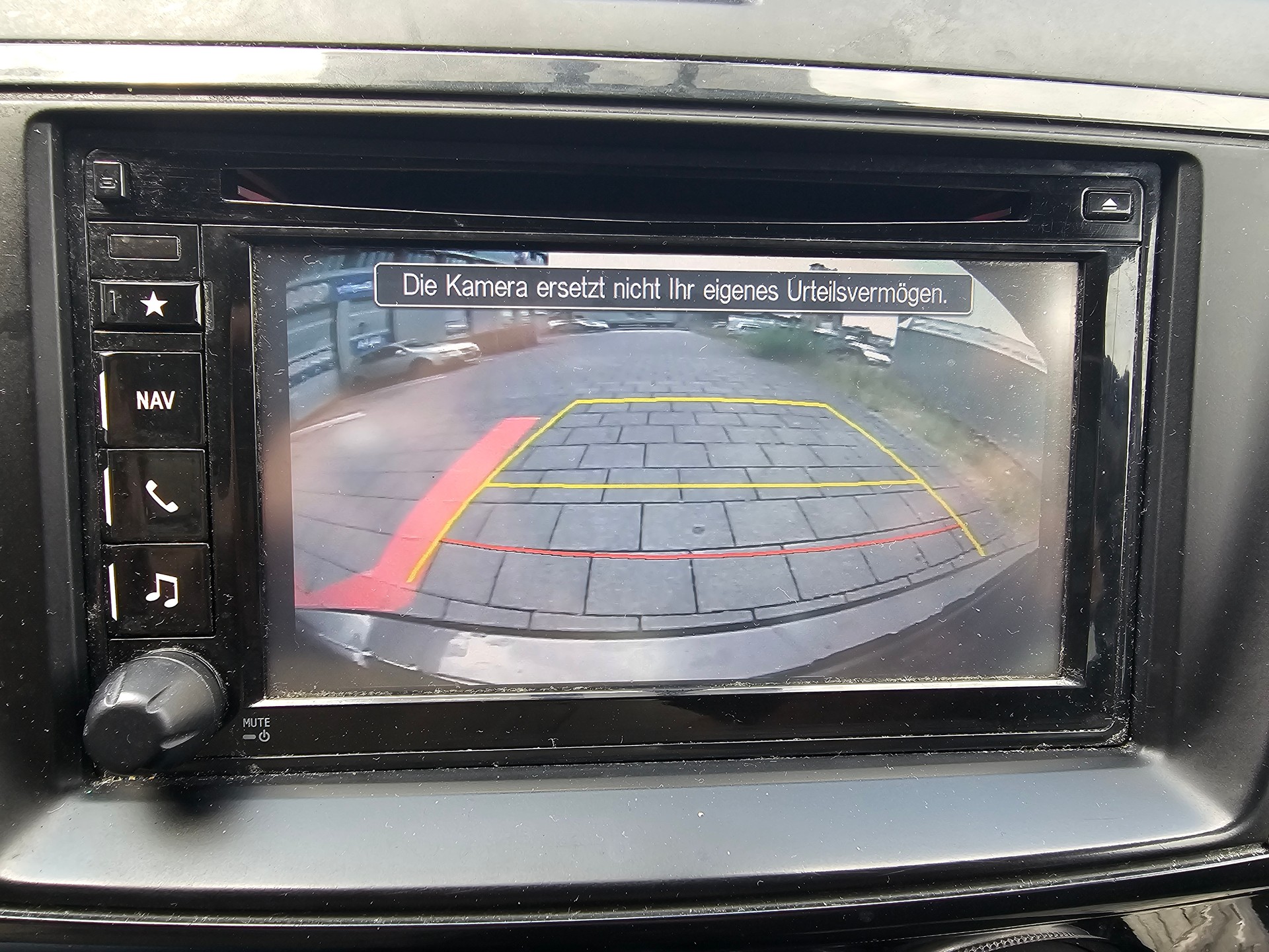 MAZDA 5 2.0 16V Voila ma Suisse Edition+ Activematic-image-12