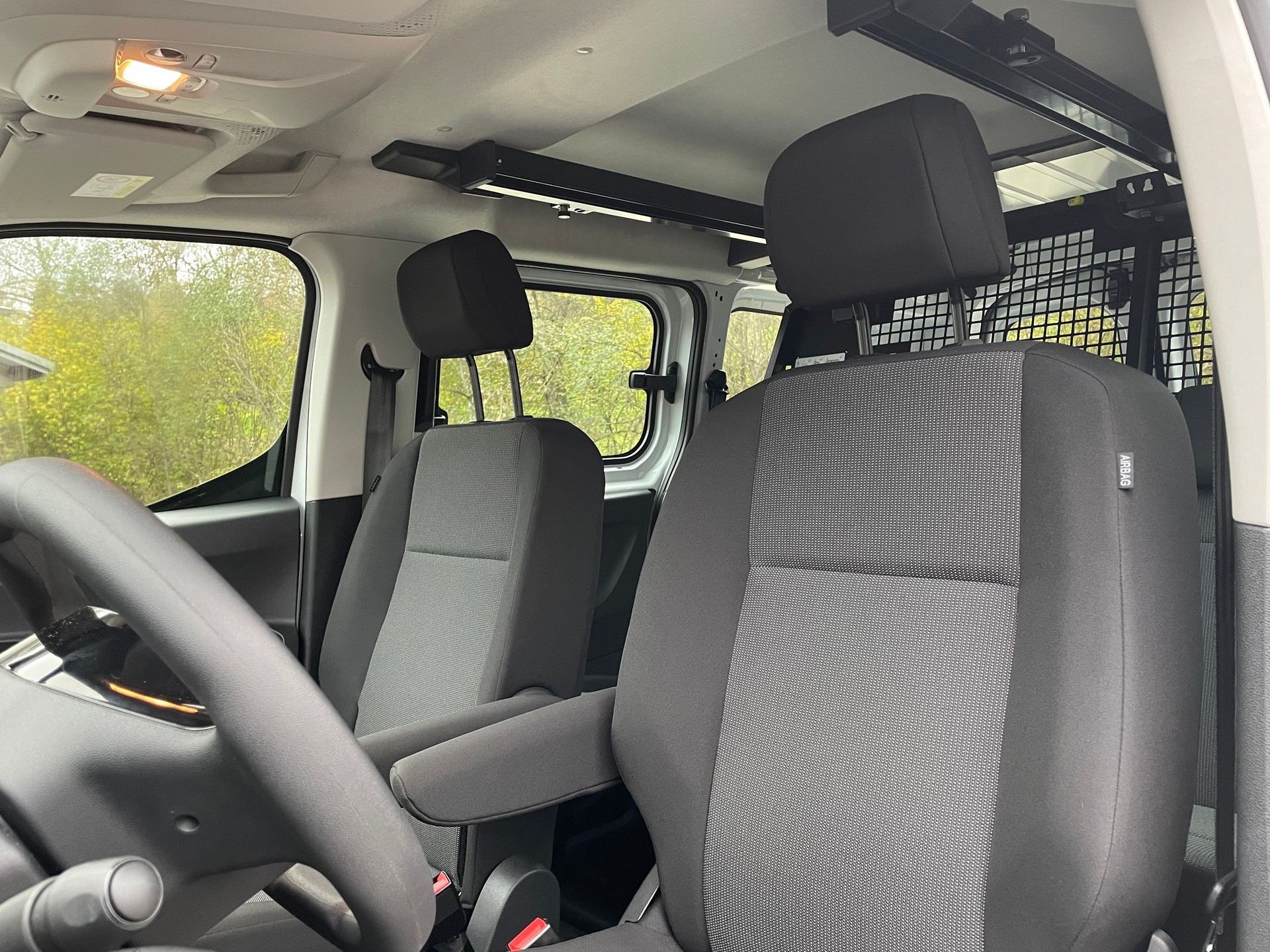 PEUGEOT Partner Pro DANGEL 4x4 130 PS Blue HDi Kabine vertieft-image-13