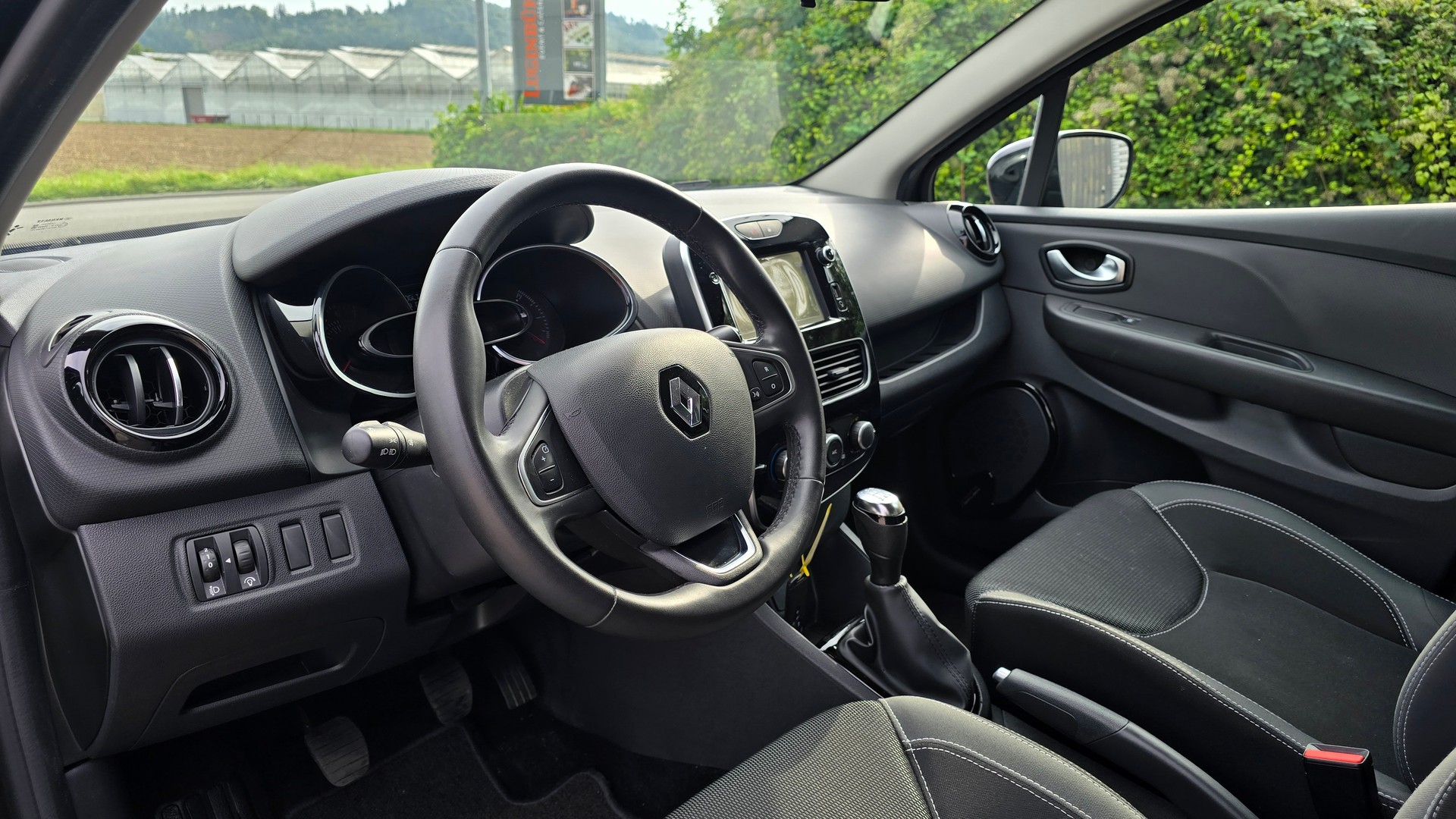 RENAULT Clio Grandtour 1.2 16V Life-image-14