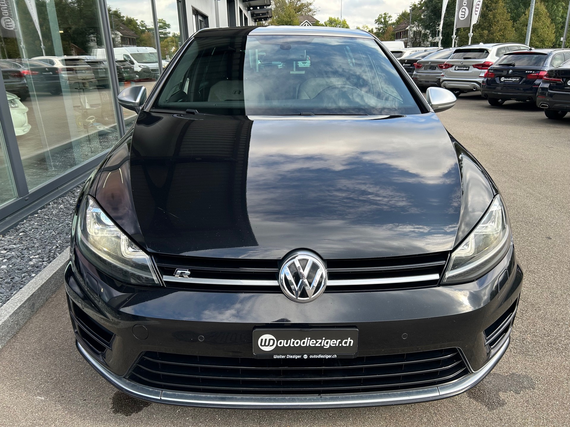 VW Golf 2.0 TSI R 4Motion DSG-image-1