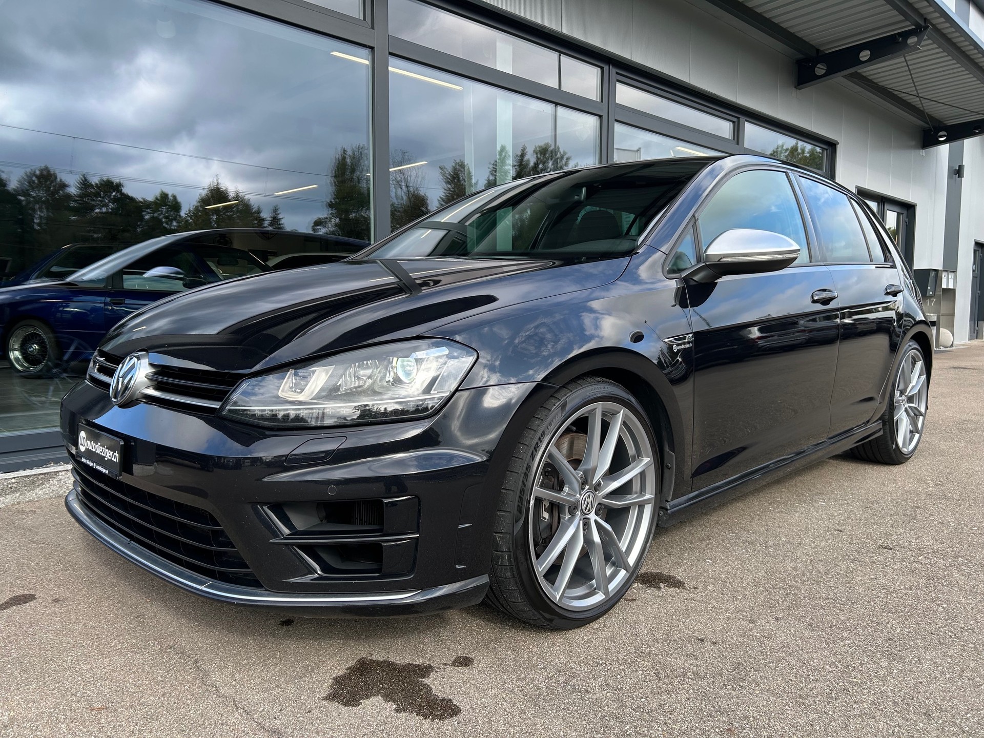 VW Golf 2.0 TSI R 4Motion DSG-image-3