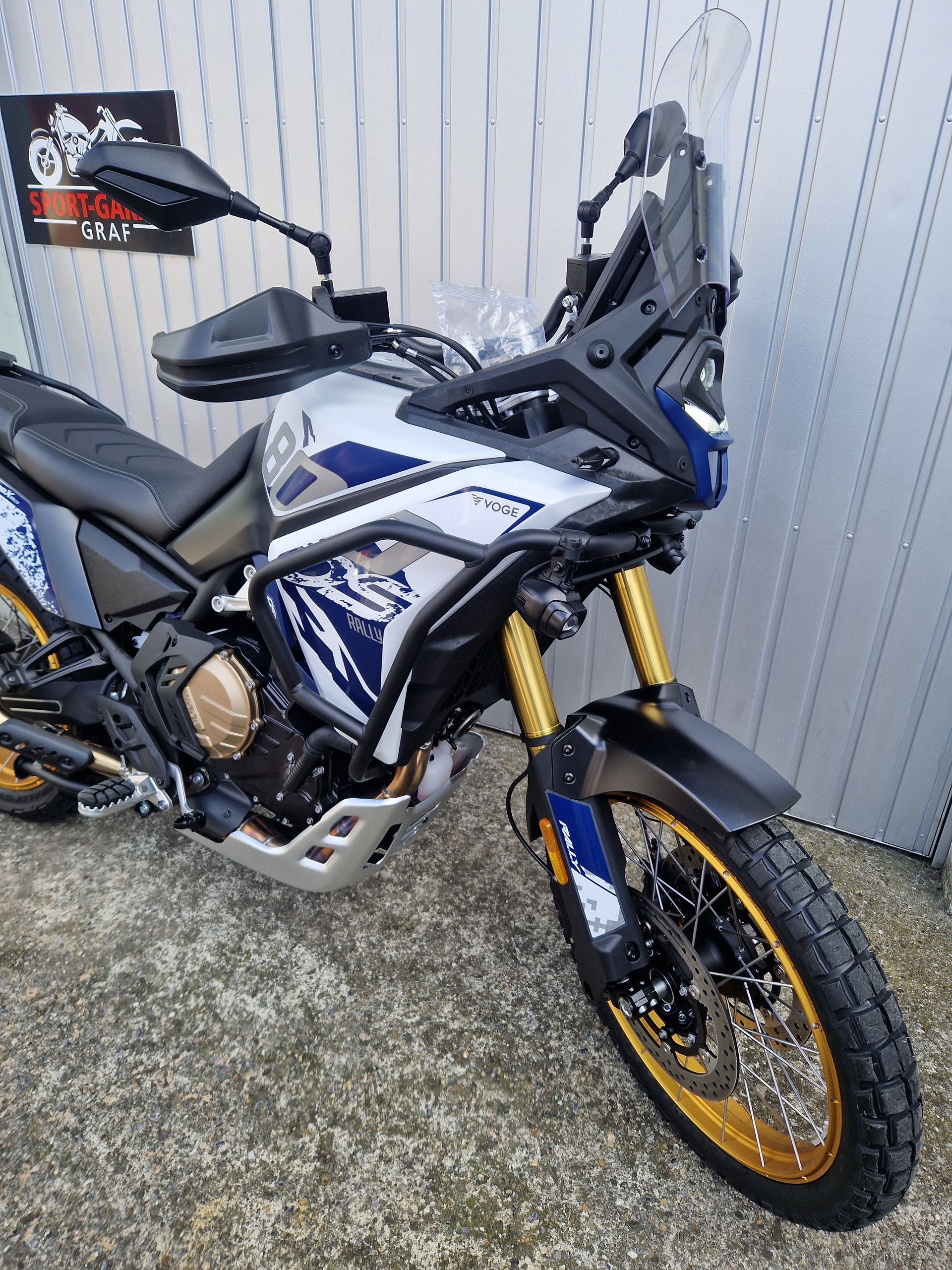 VOGE 800 Rally-showroom-element-1