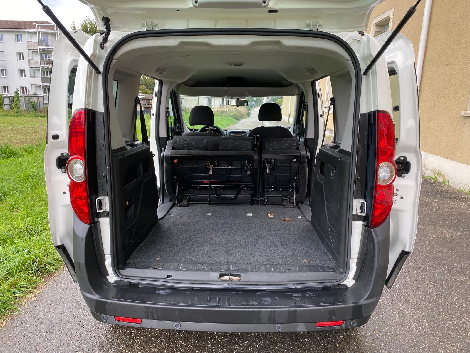 OPEL Combo 1.6 CDTI ecoFLEX Easytronic 2.2 L1H1-image-7