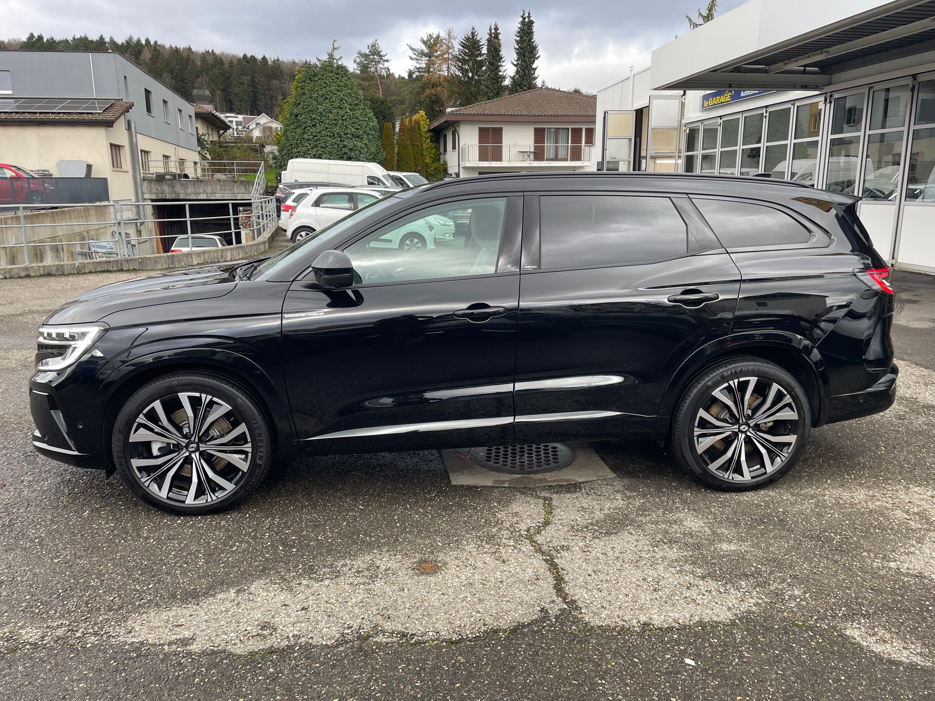 RENAULT Espace 1.2 E-Tech 200 Iconic-showroom-element-2