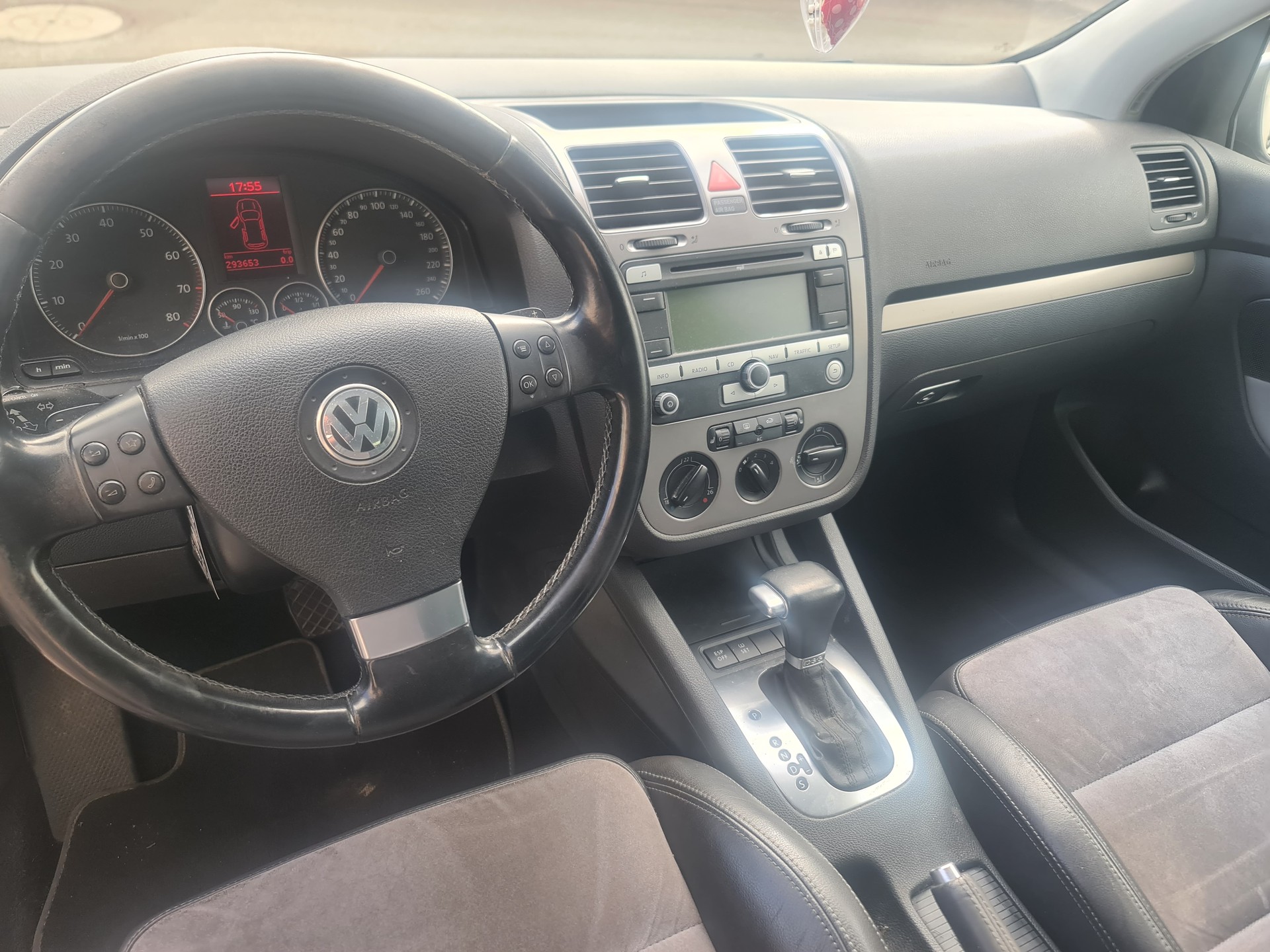 VW Golf 1.4 TSI GT Sport DSG-image-8