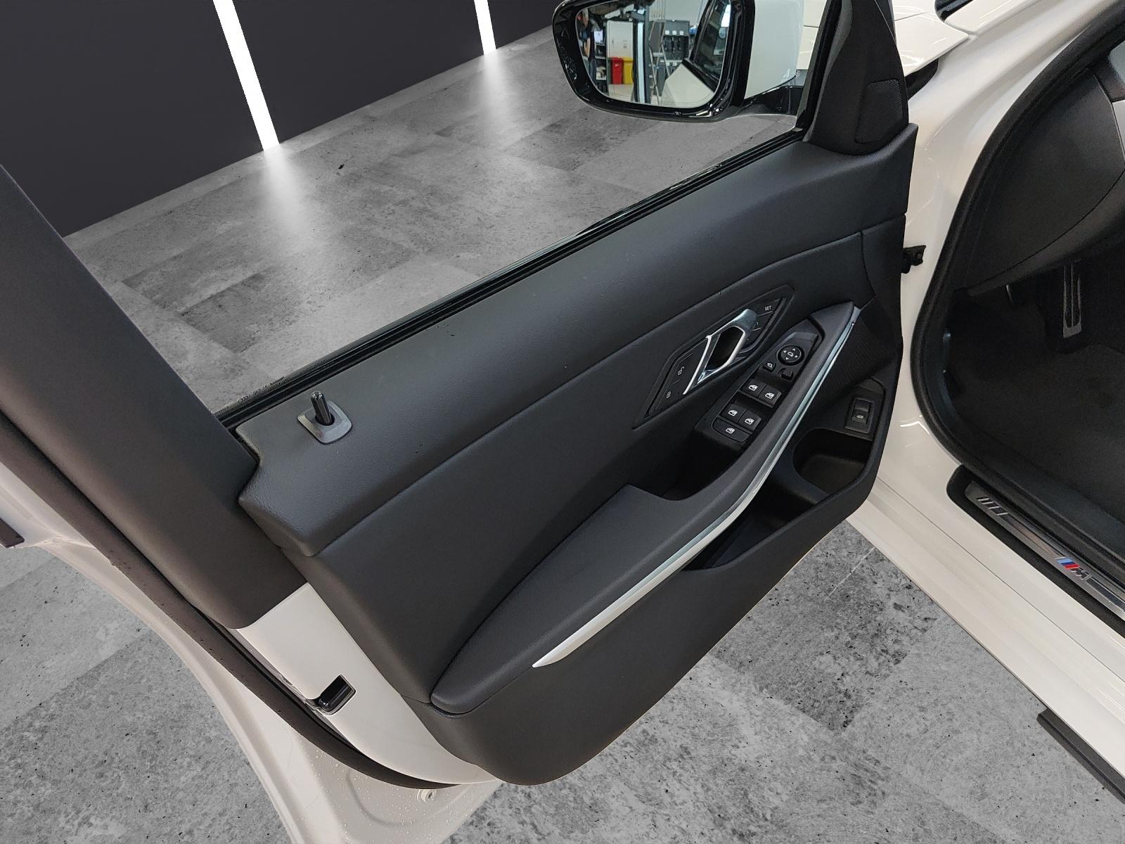 BMW 320d xDrive SAG Touring-image-10