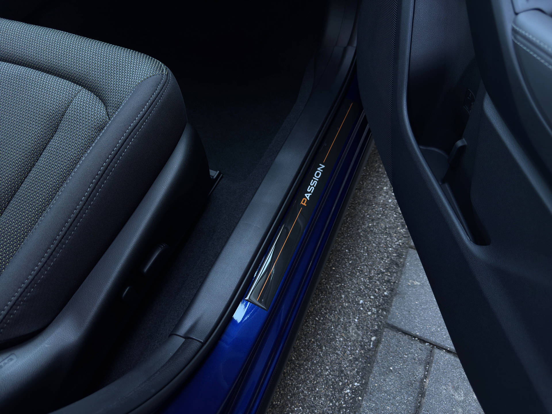 SUBARU Crosstrek 2.0i e-Boxer Passion-image-14