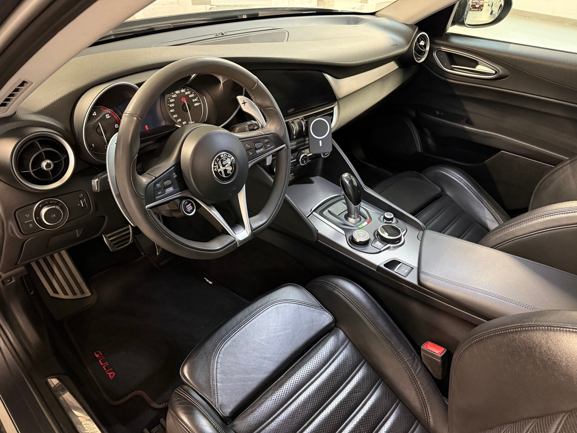 ALFA ROMEO Giulia 2.2 JTDM Veloce Q4 Automatic-image-6