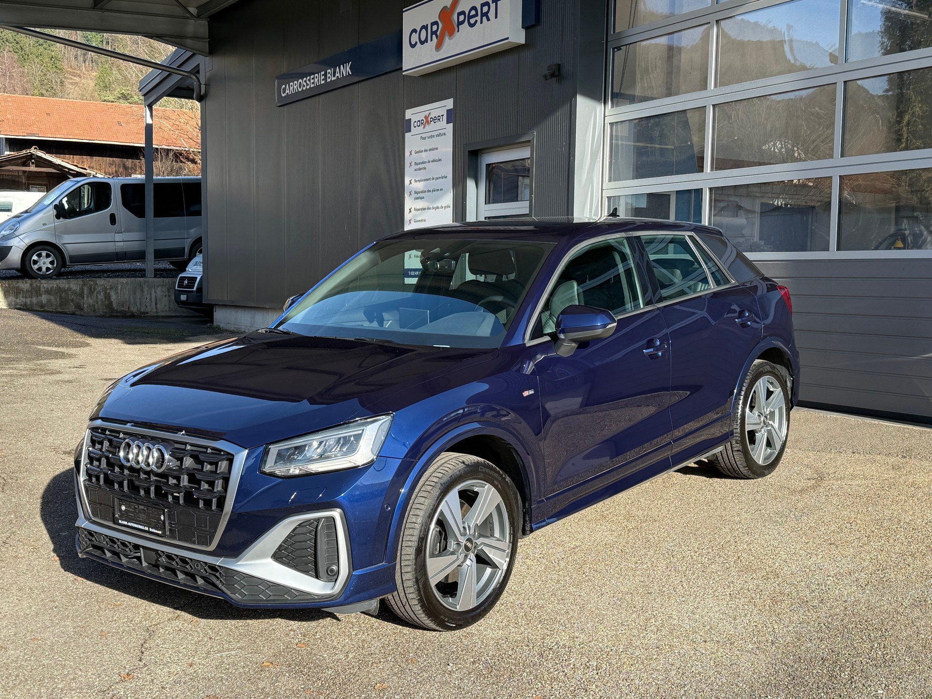 AUDI Q2 40 TFSI S line Attraction quattro S-tronic / VENDUE VERKAUFT-image-3