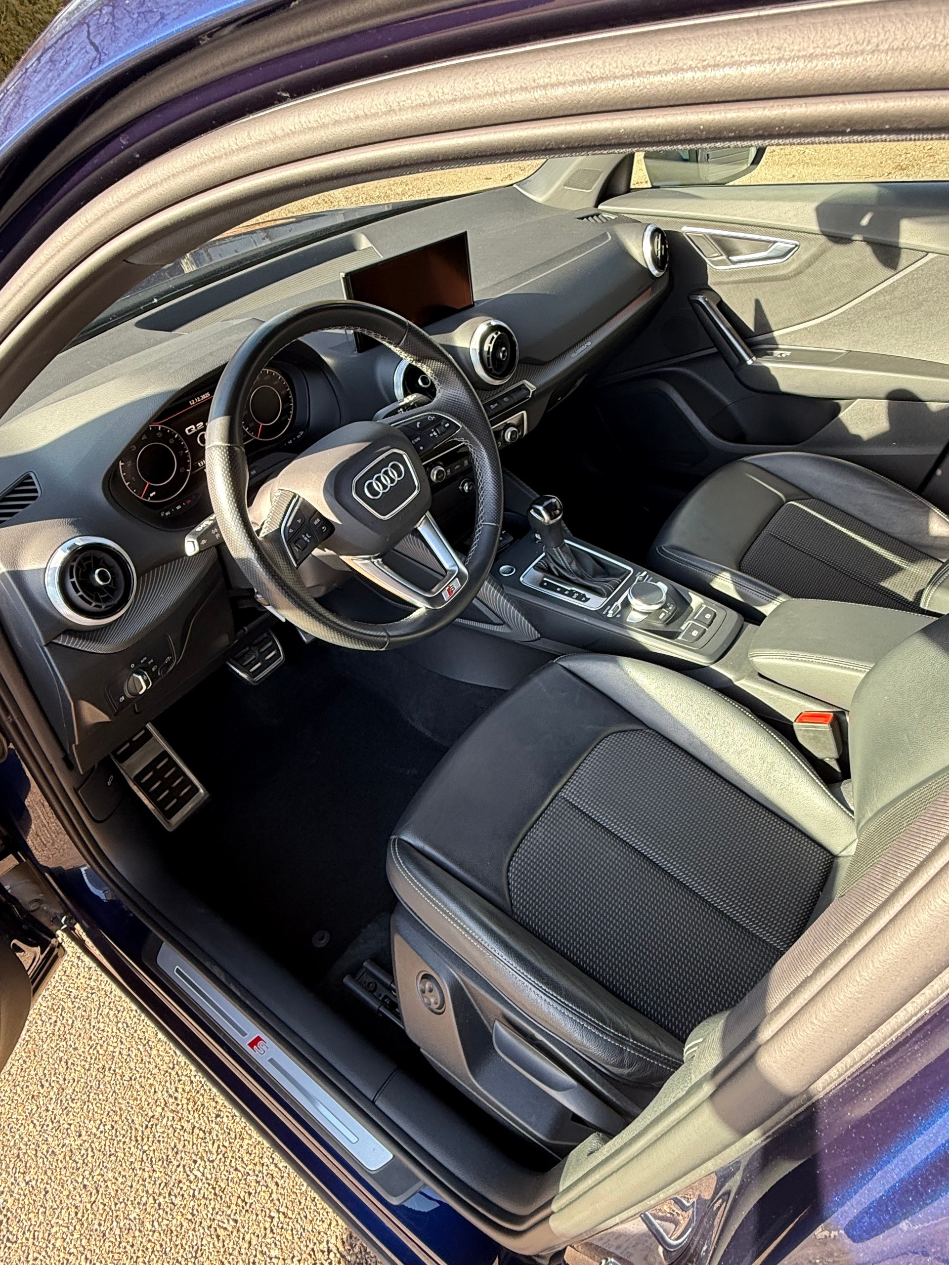 AUDI Q2 40 TFSI S line Attraction quattro S-tronic / VENDUE VERKAUFT-image-11