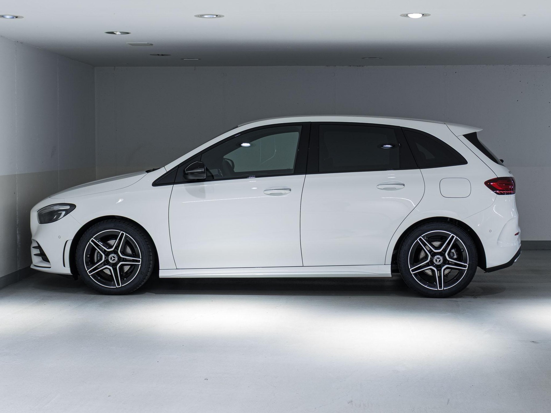 MERCEDES-BENZ B 200-image-4