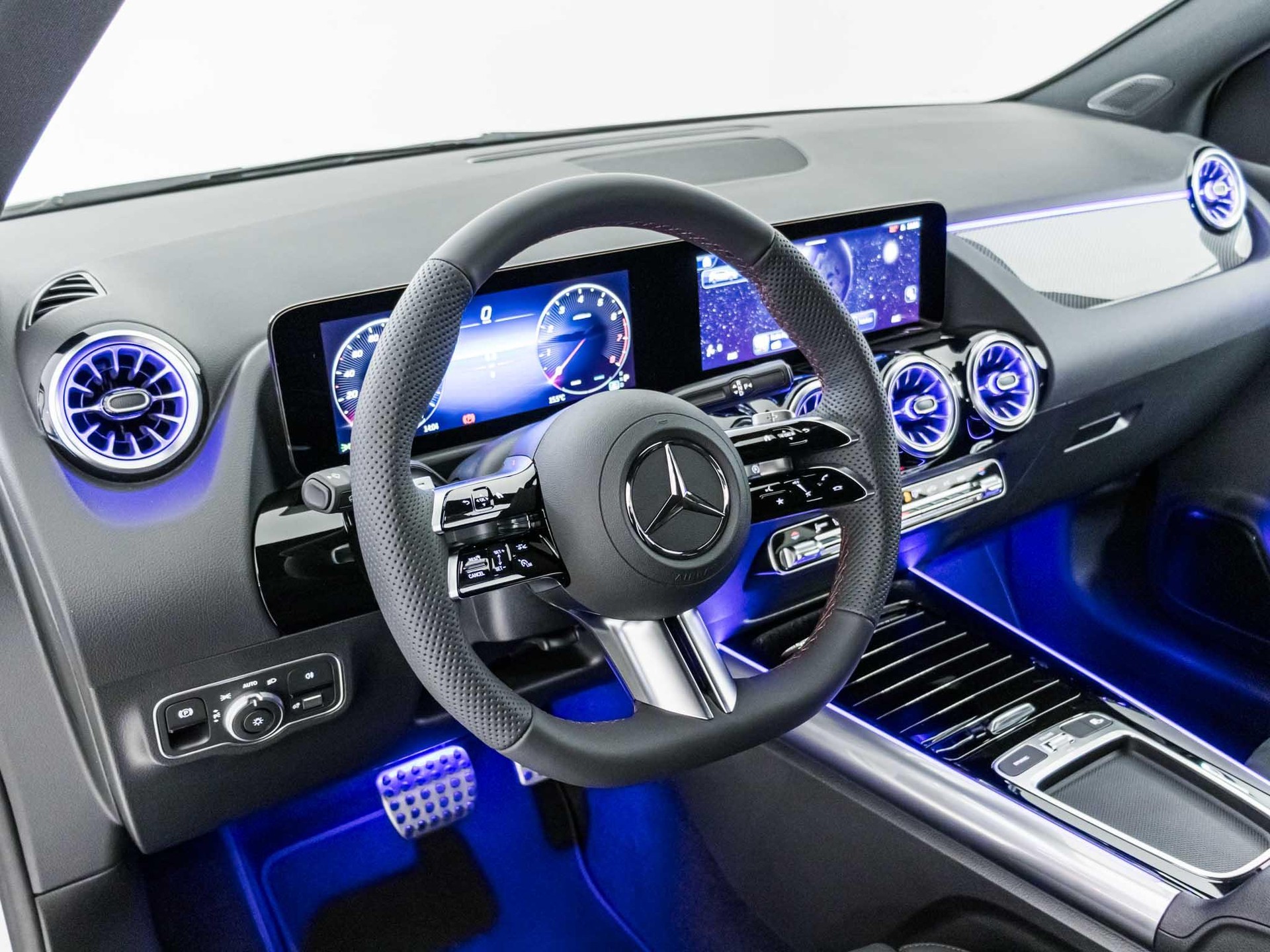 MERCEDES-BENZ B 200-image-8