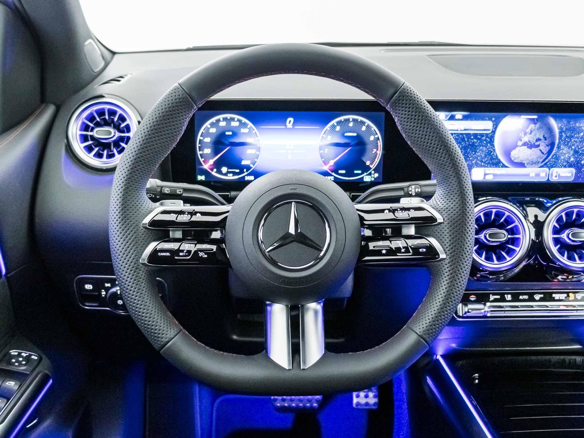 MERCEDES-BENZ B 200-image-9