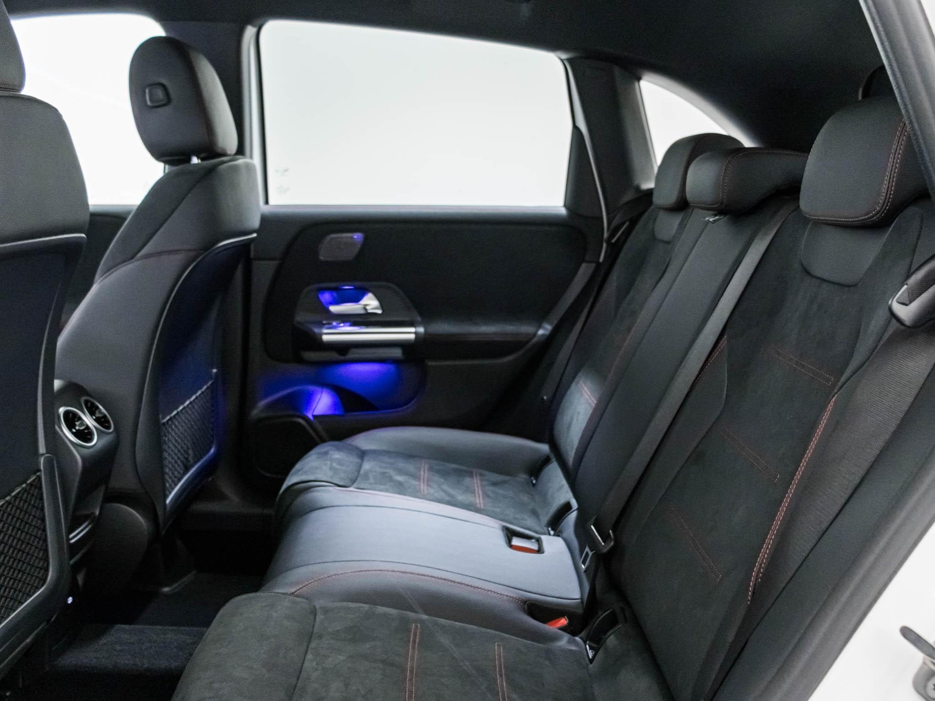 MERCEDES-BENZ B 200-image-7