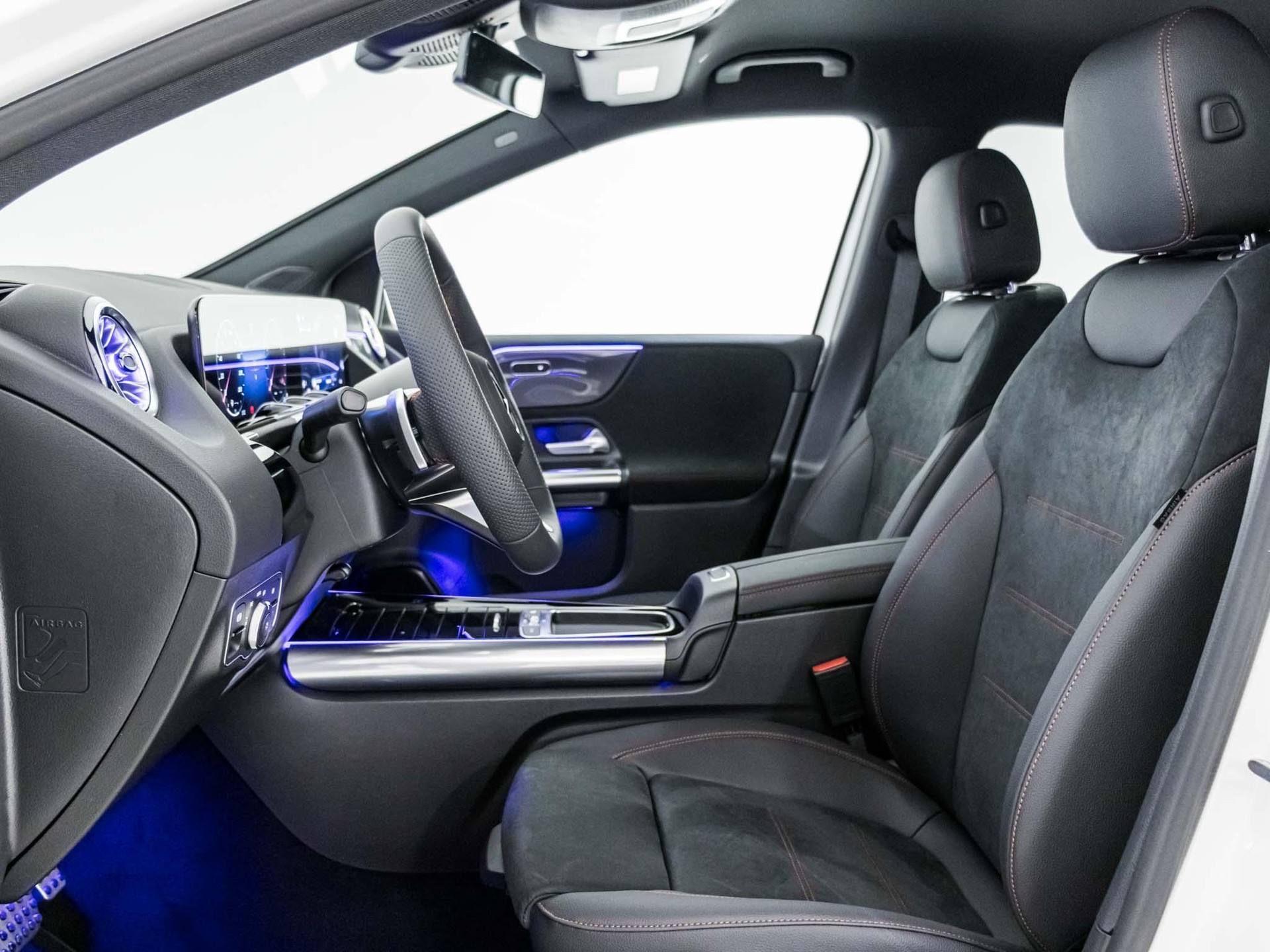 MERCEDES-BENZ B 200-image-6
