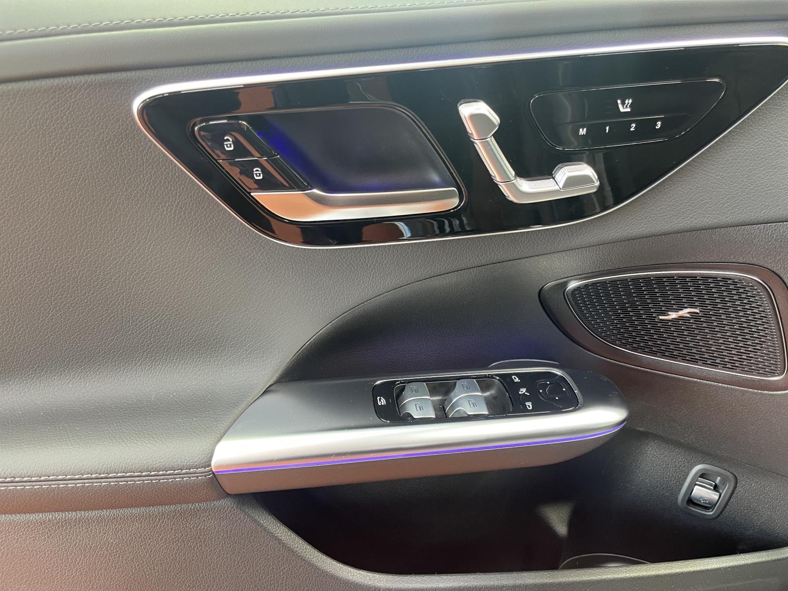 MERCEDES-BENZ C 220 d 4MATIC T-Modell Swiss Star AMG Line-image-6