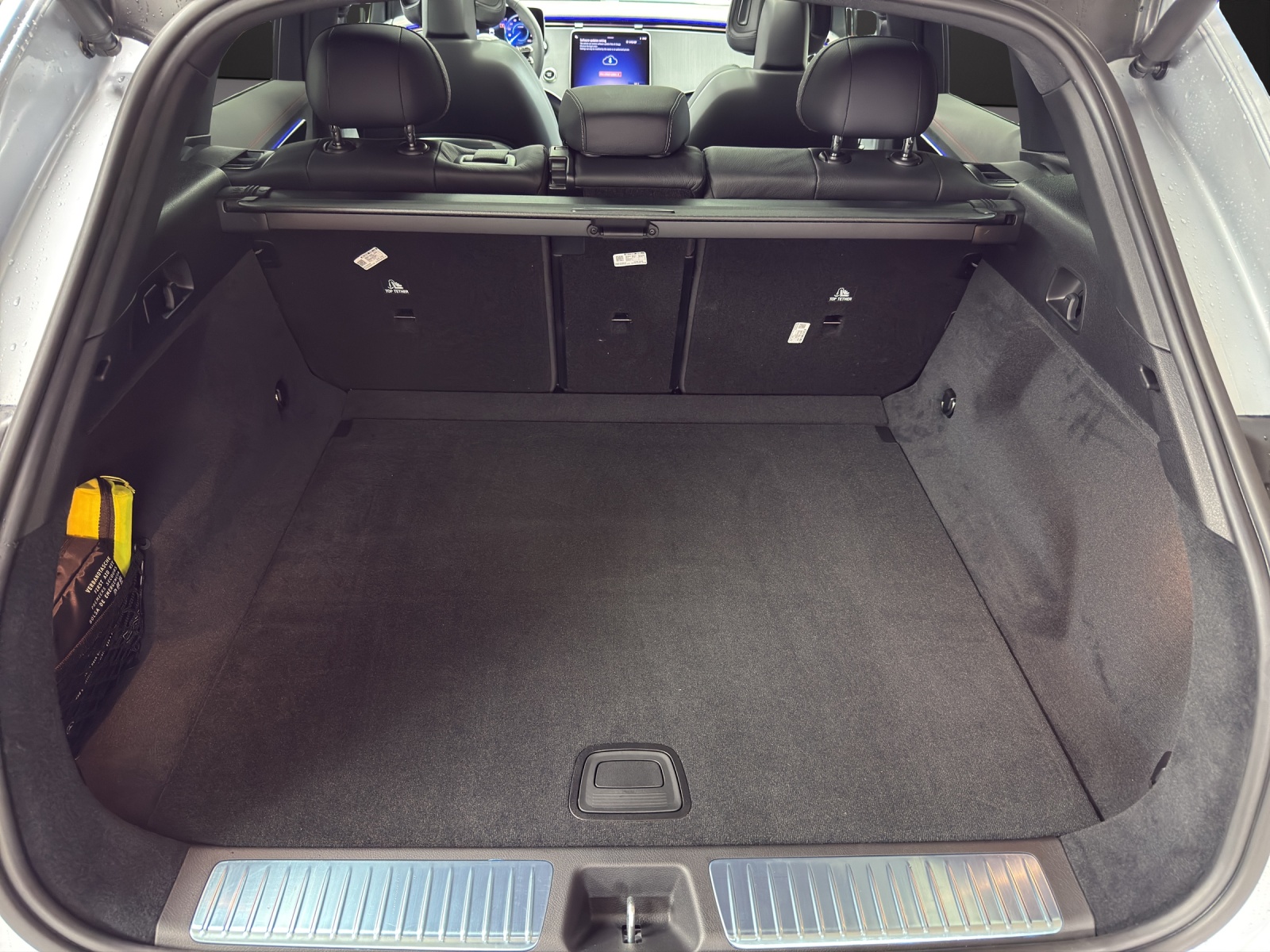 MERCEDES-BENZ EQE SUV 350 4 Matic Excellence Edition-image-8