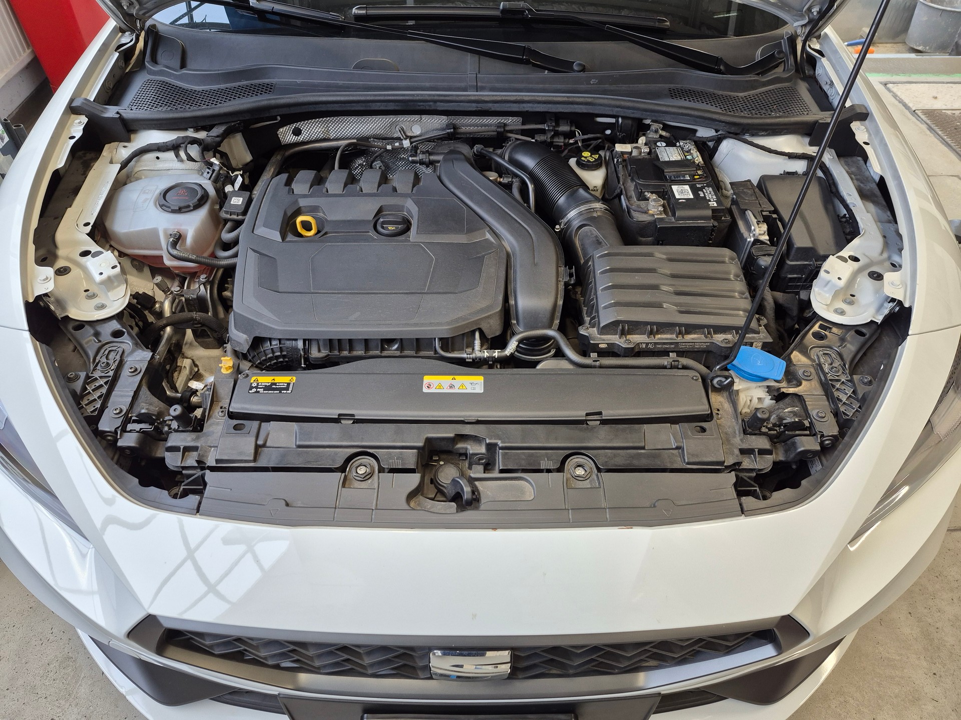 SEAT Leon ST 1.5 eTSI mHEV DSG FR-image-11