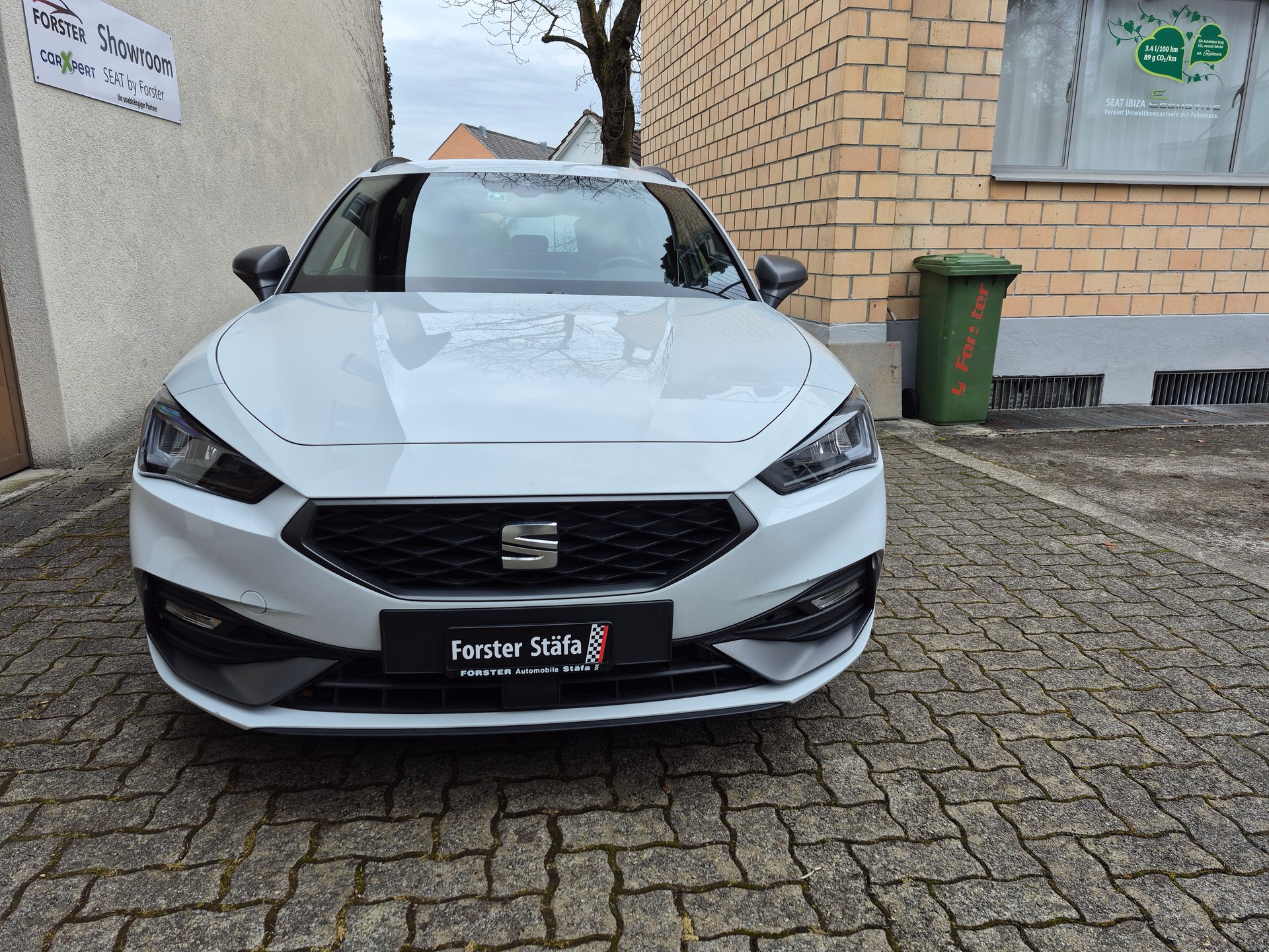 SEAT Leon ST 1.5 eTSI mHEV DSG FR-image-4