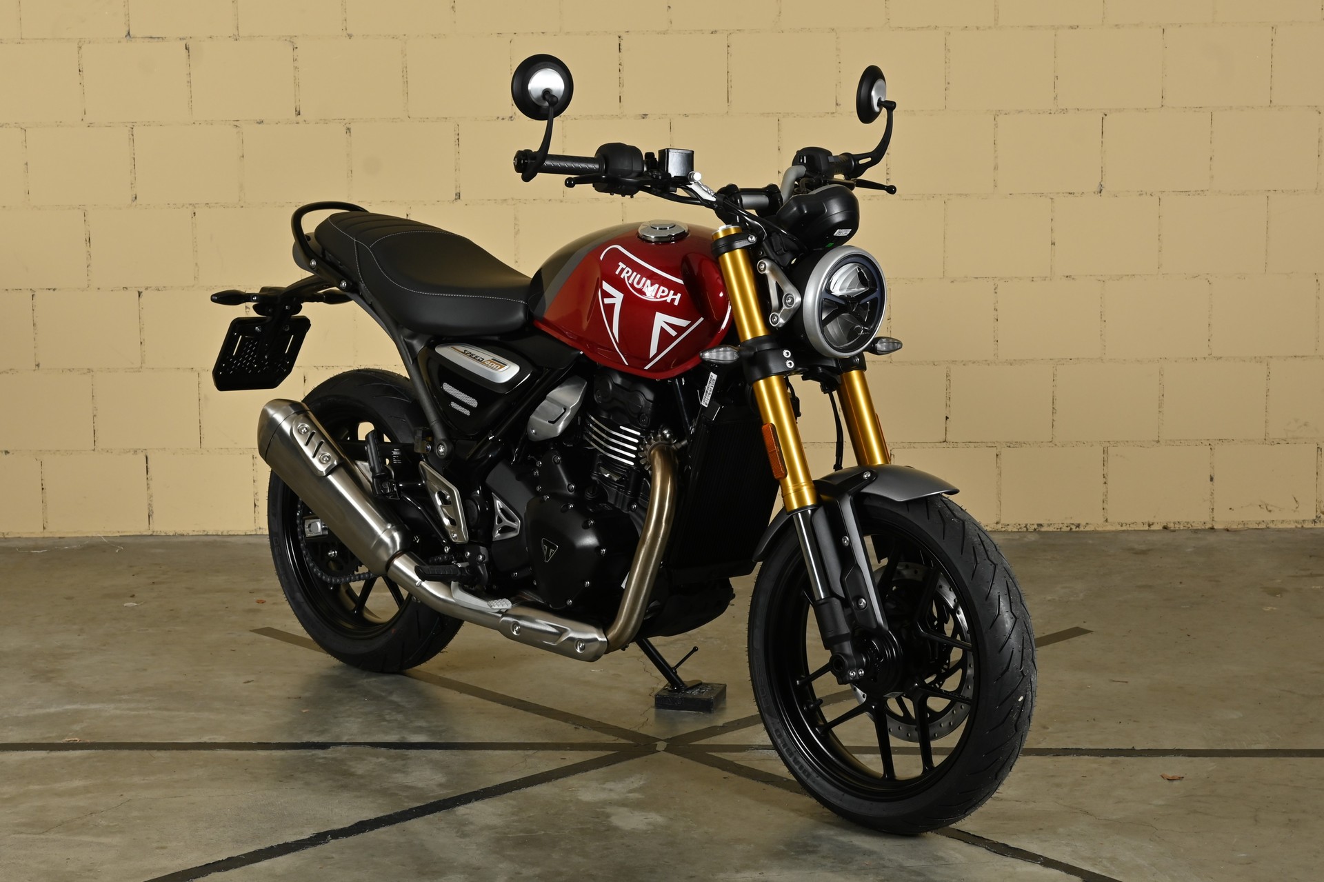 TRIUMPH Speed 400-showroom-element-1