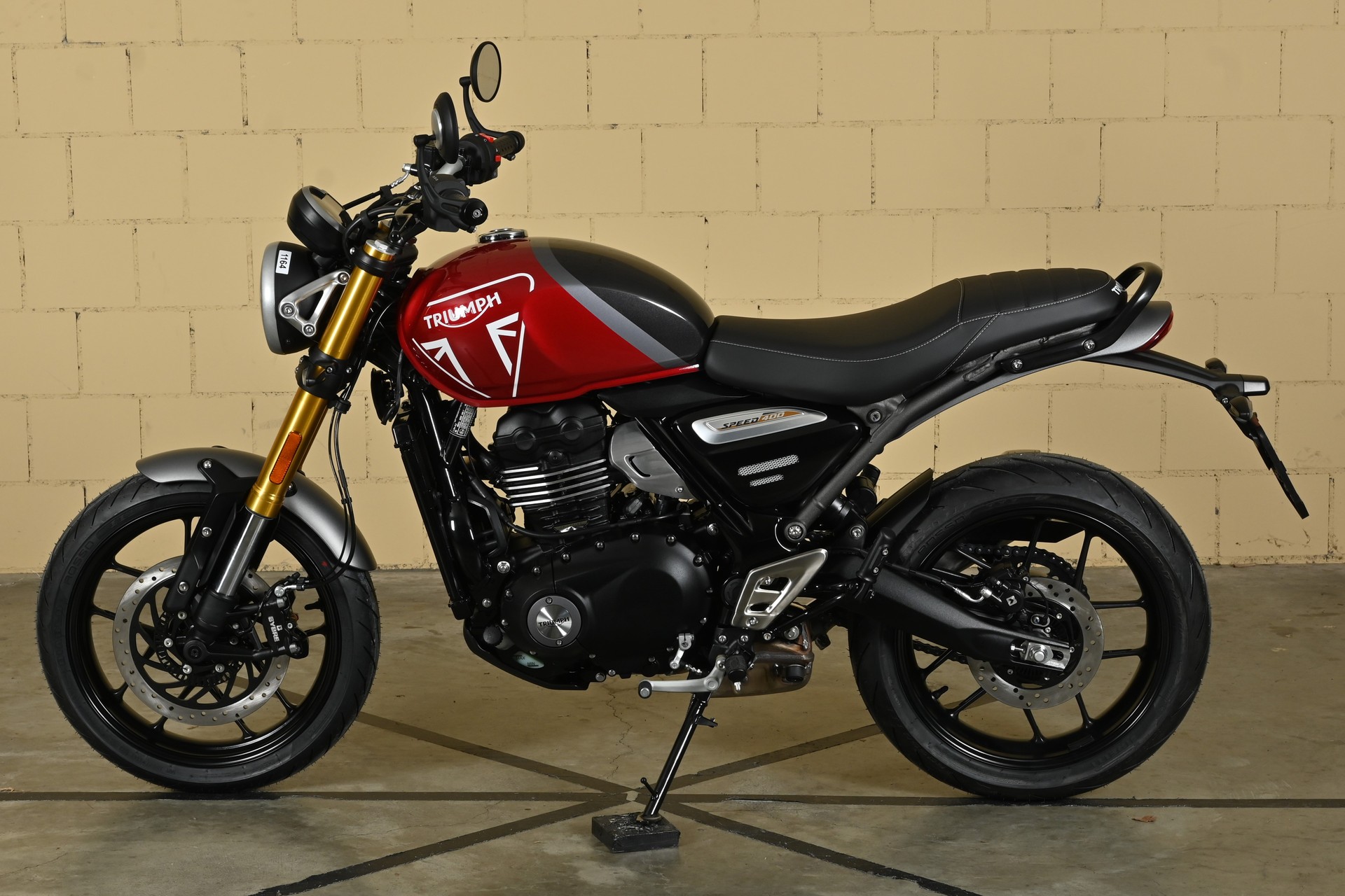 TRIUMPH Speed 400-showroom-element-3