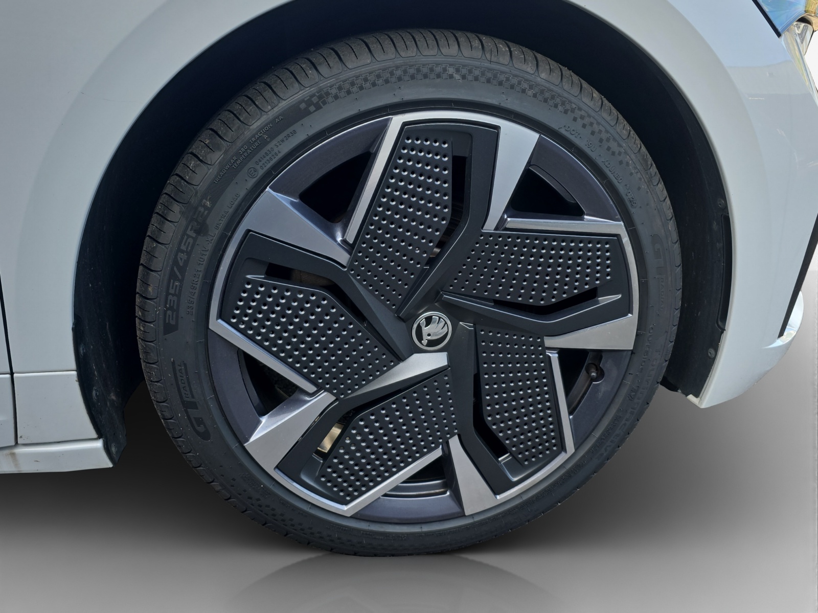 SKODA Enyaq Coupé RS iV 80 4x4-image-14