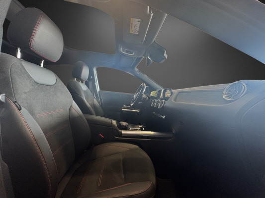 MERCEDES-BENZ EQA 350 AMG Line 4Matic-image-11