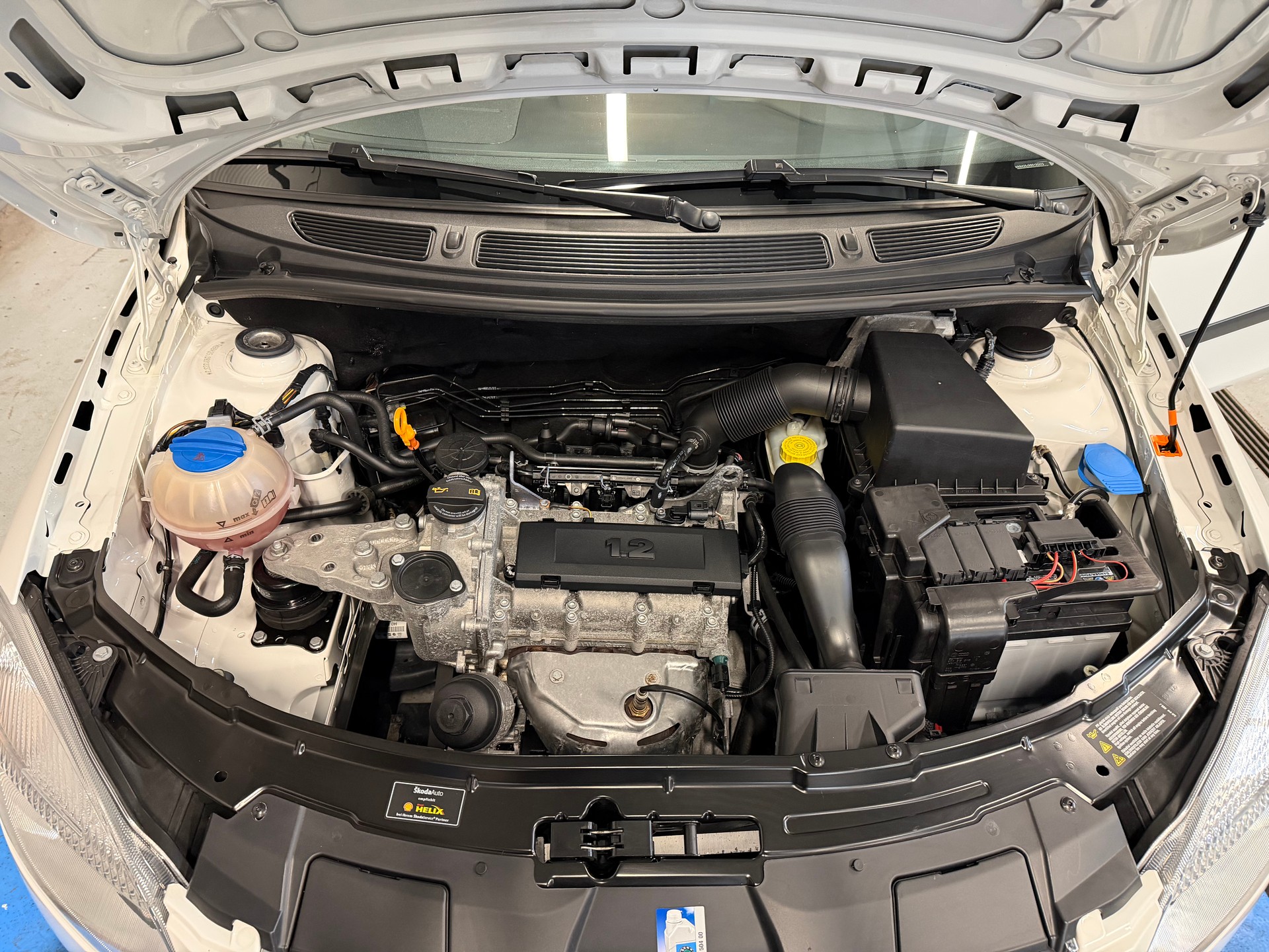 SKODA Fabia 1.2 HGT-image-12