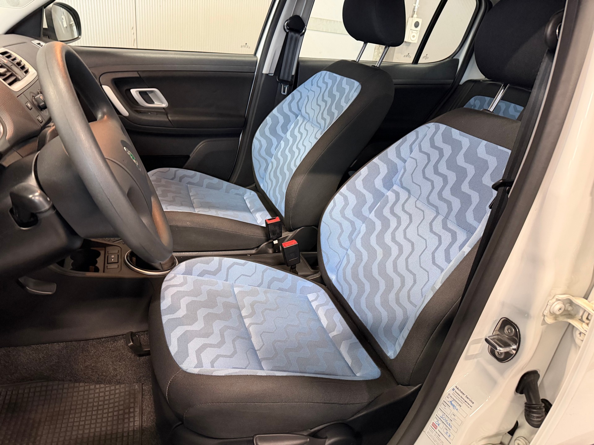SKODA Fabia 1.2 HGT-image-8