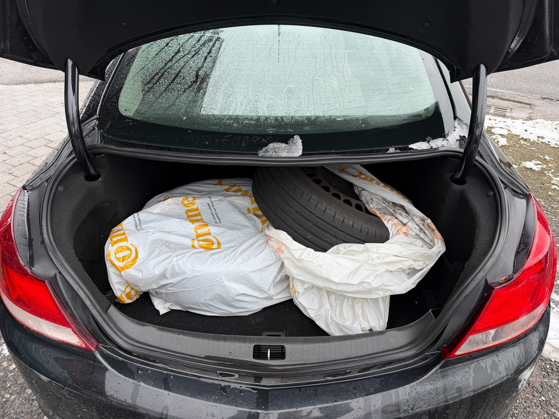 OPEL Insignia 1.8 Edition-image-11