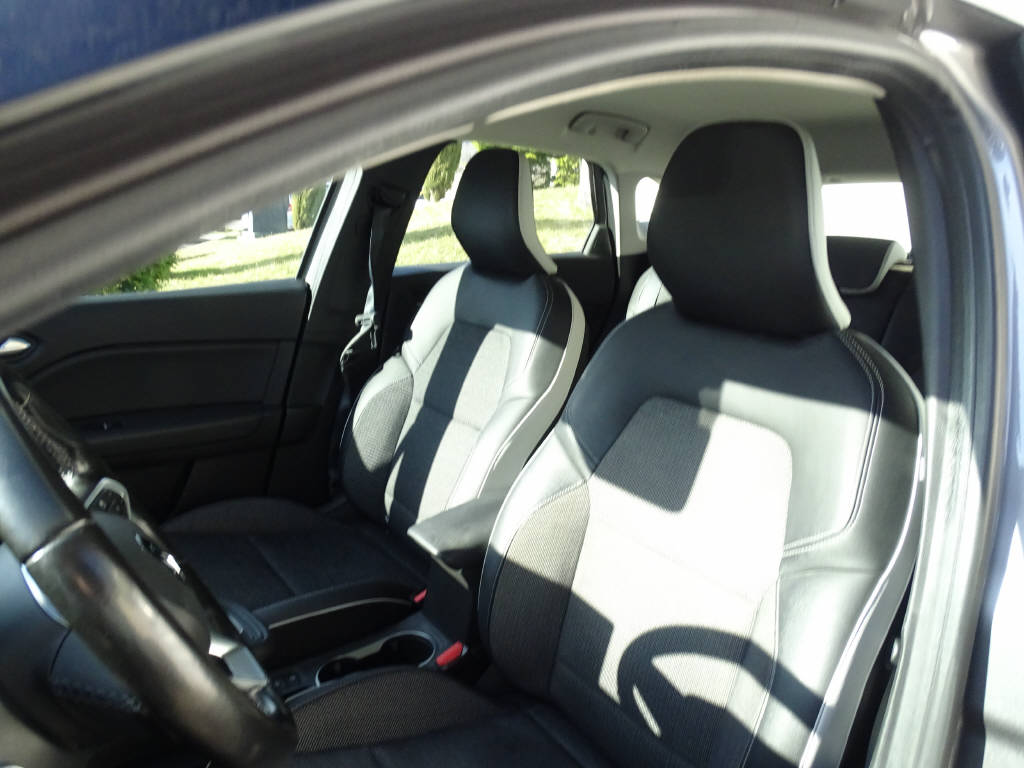 RENAULT Captur 1.6 E-Tech Plug-in Intens-image-4