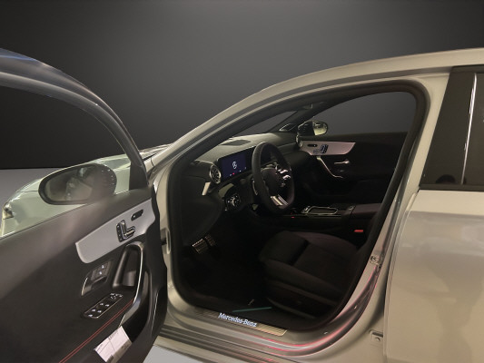MERCEDES-BENZ A 250 e EQ Star 8G-DCT-image-7