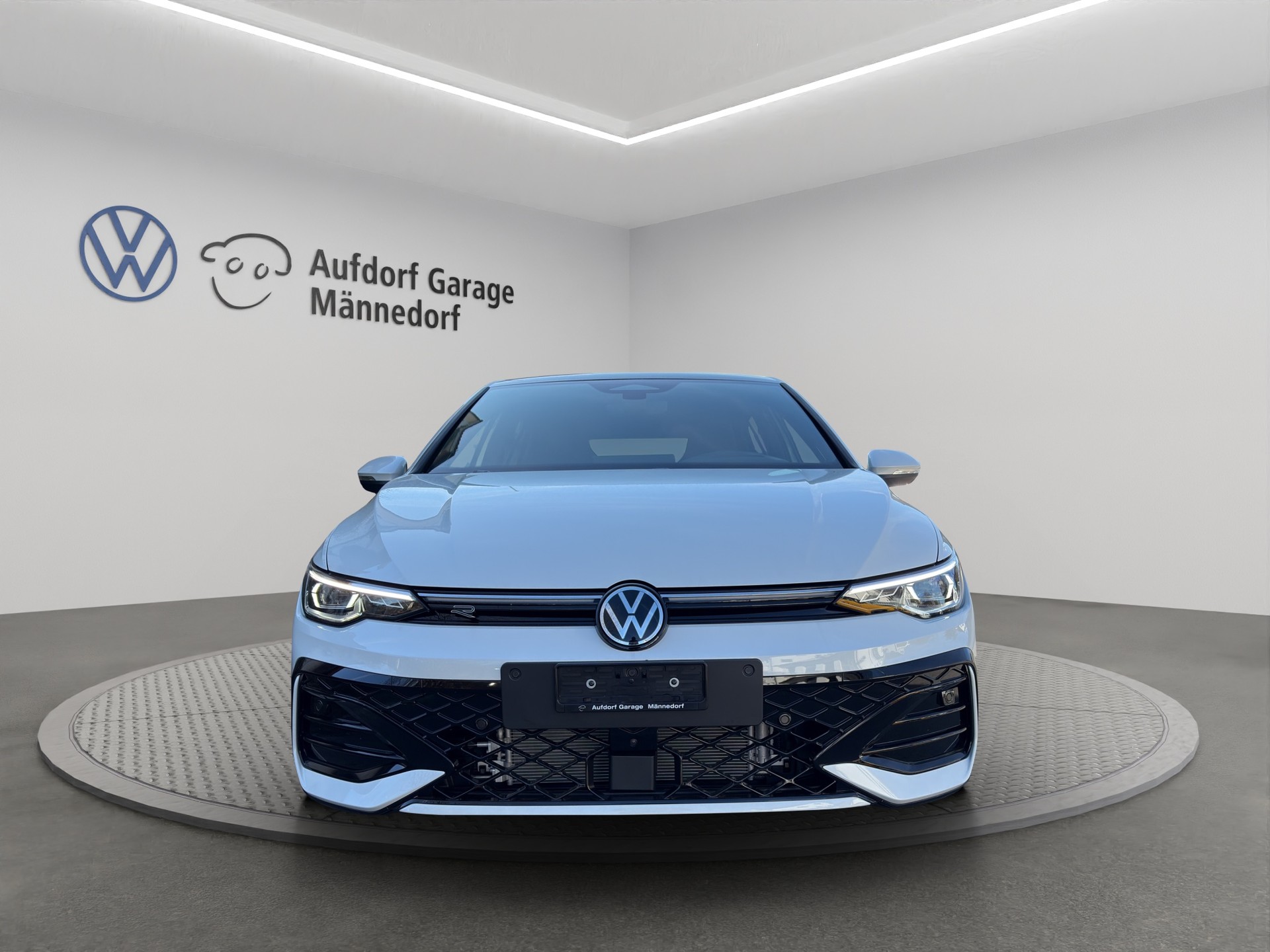 VW Golf 2.0 TSI R-Line DSG 4 Motion-image-1