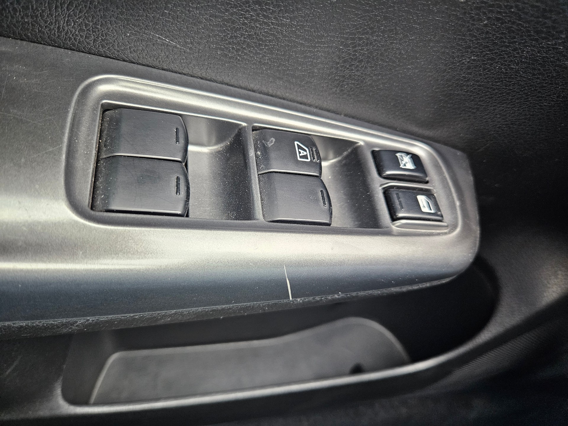 SUBARU Impreza 1.5R Swiss Automatic-image-12