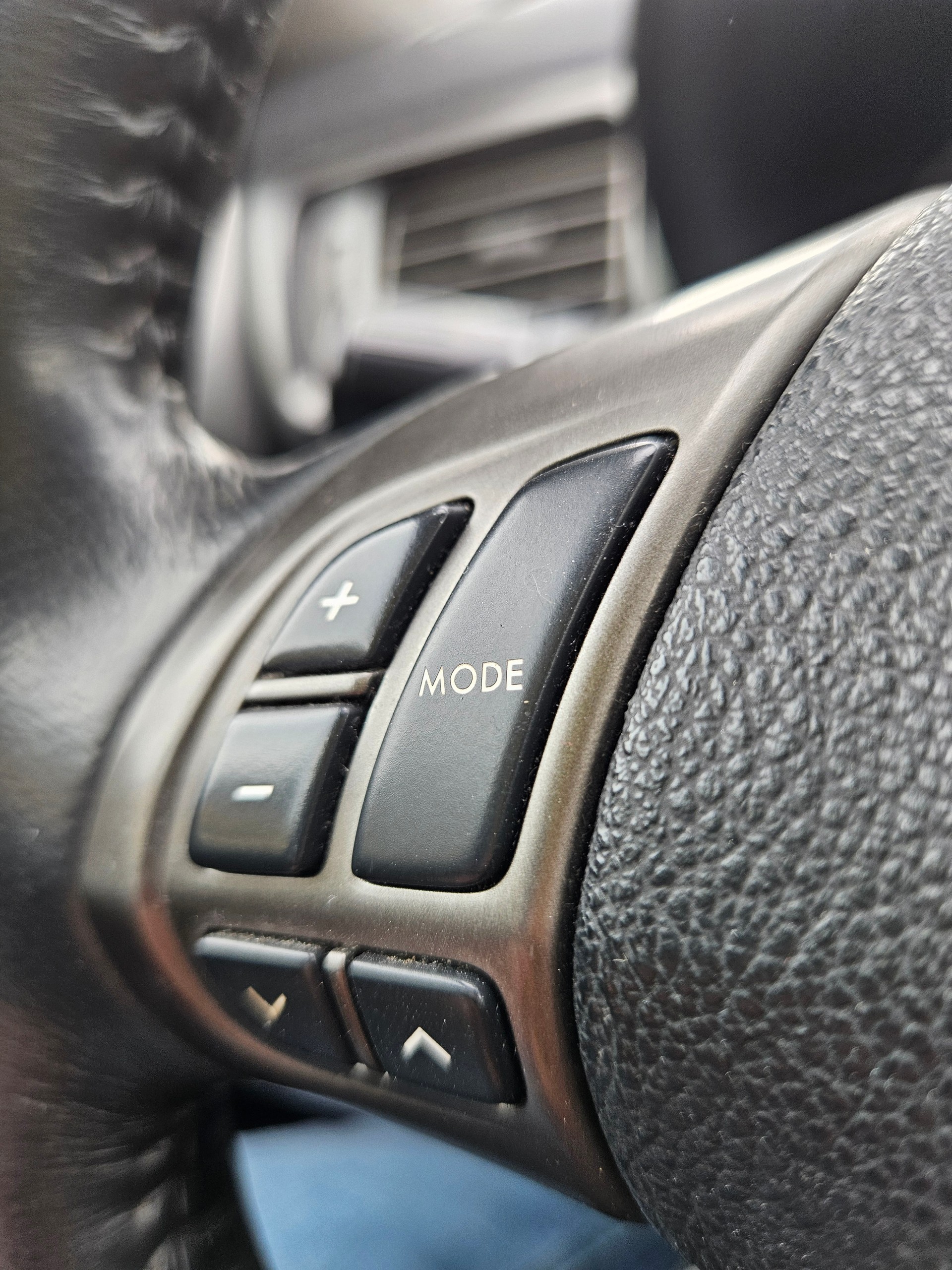 SUBARU Impreza 1.5R Swiss Automatic-image-9