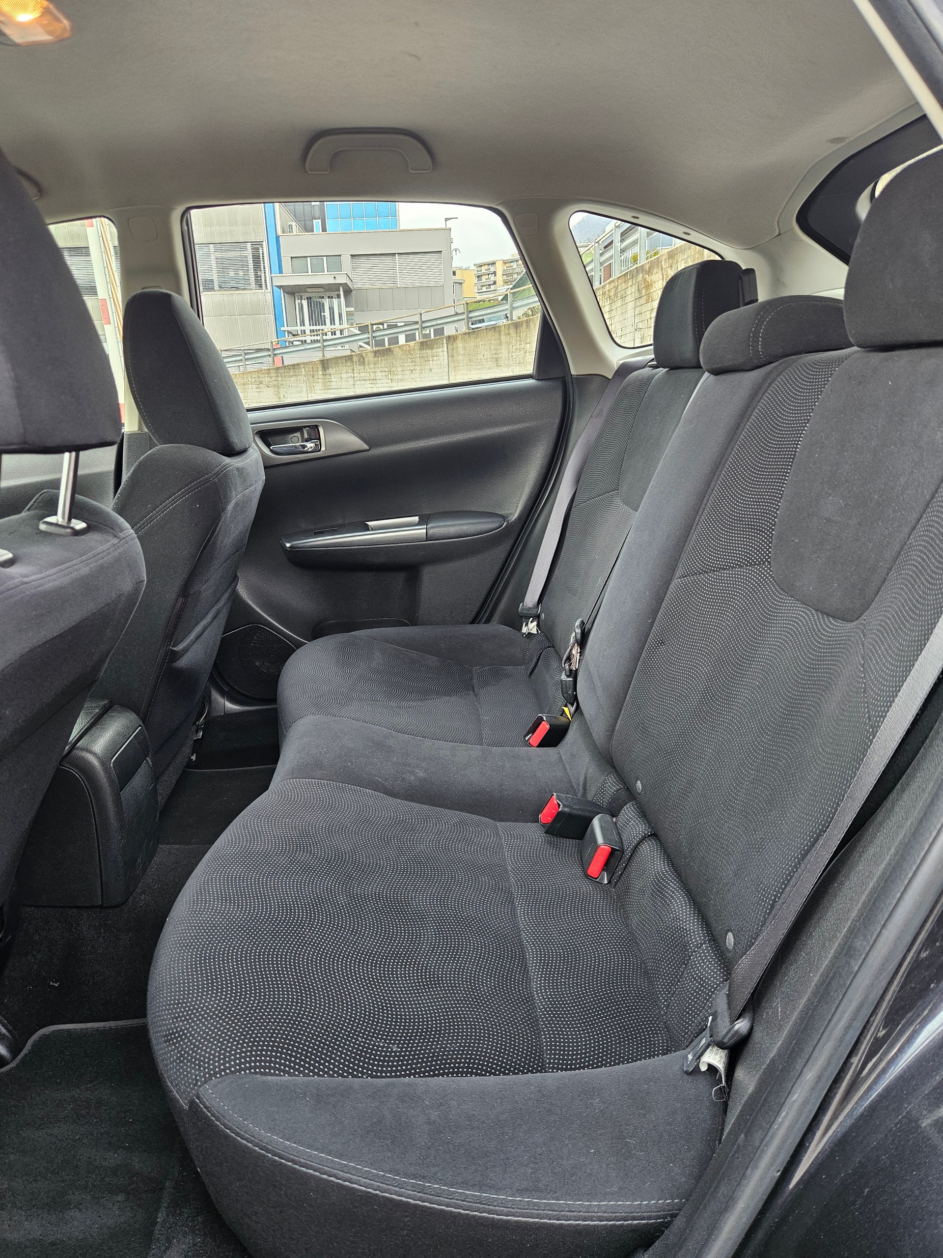 SUBARU Impreza 1.5R Swiss Automatic-image-5