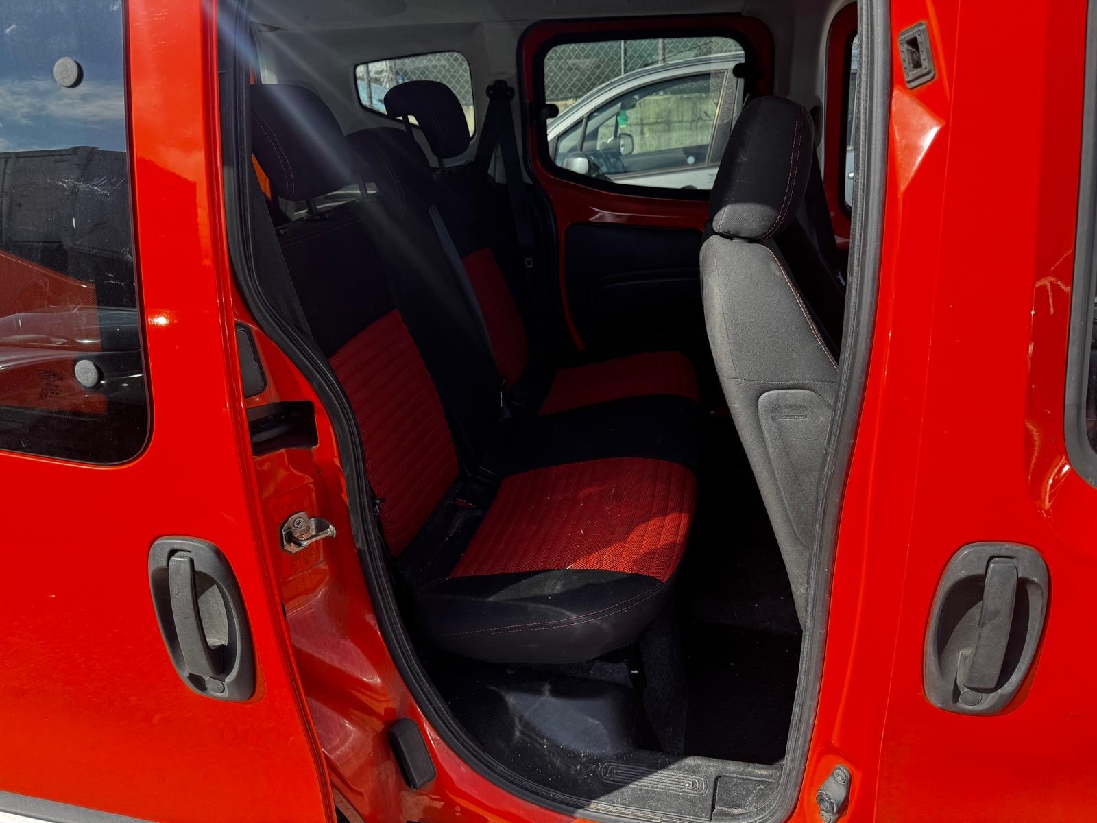 FIAT Qubo 1.3 JTD Trekking-image-8