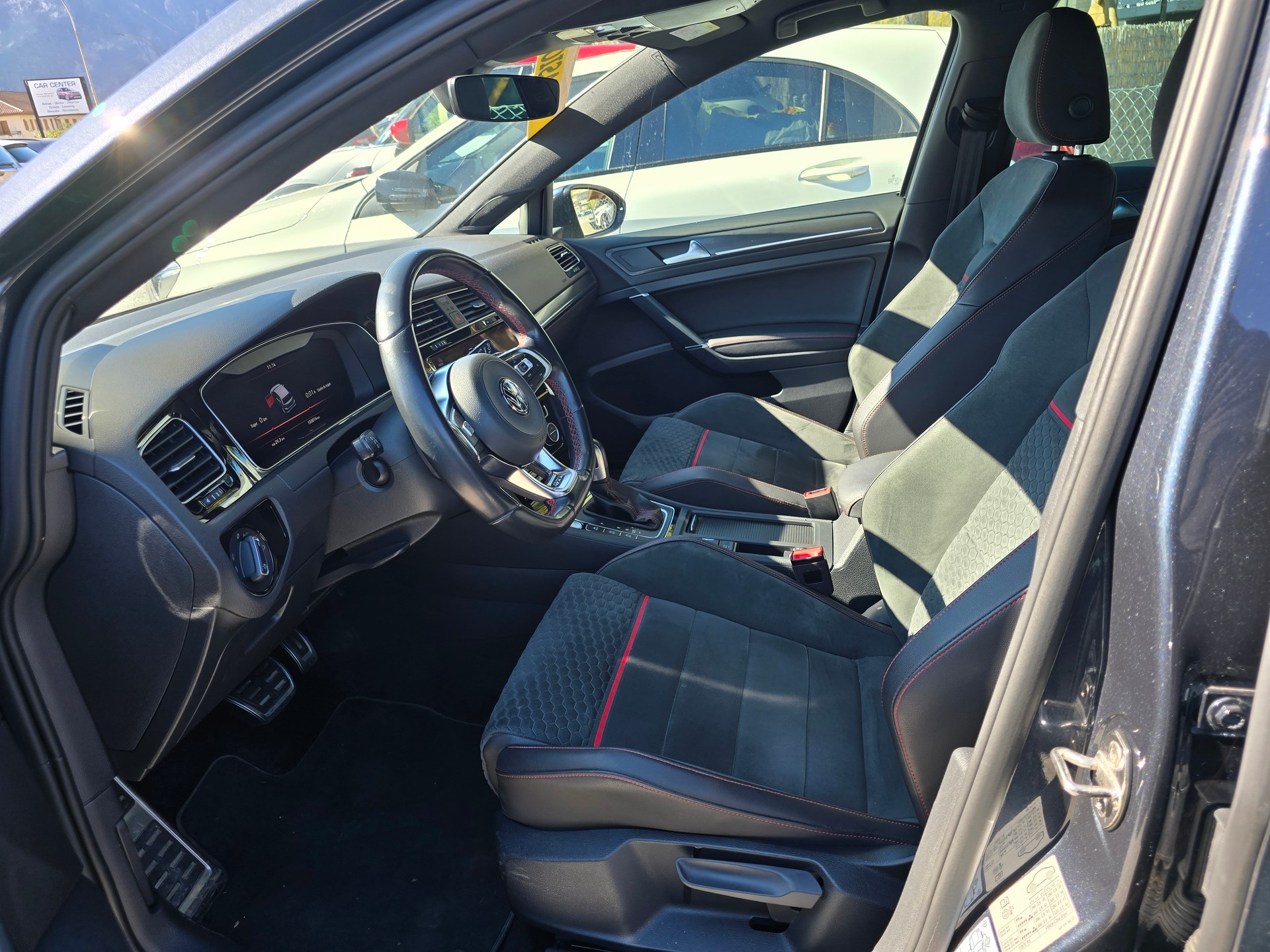 VW Golf 2.0 TSI GTI Performance DSG-image-5