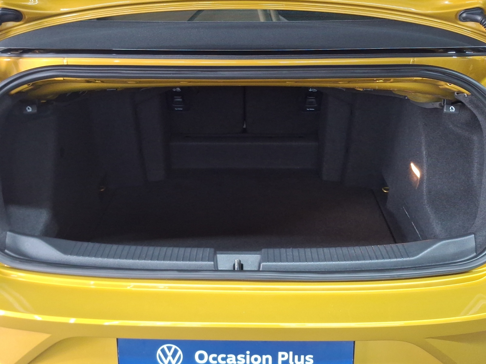 VW T-Roc Cabriolet 1.5 TSI EVO R-Line DSG-image-12