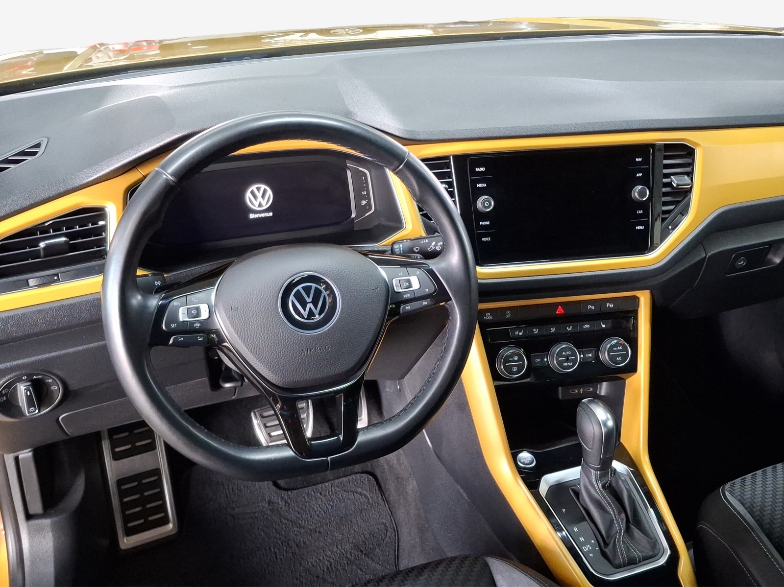 VW T-Roc Cabriolet 1.5 TSI EVO R-Line DSG-image-10