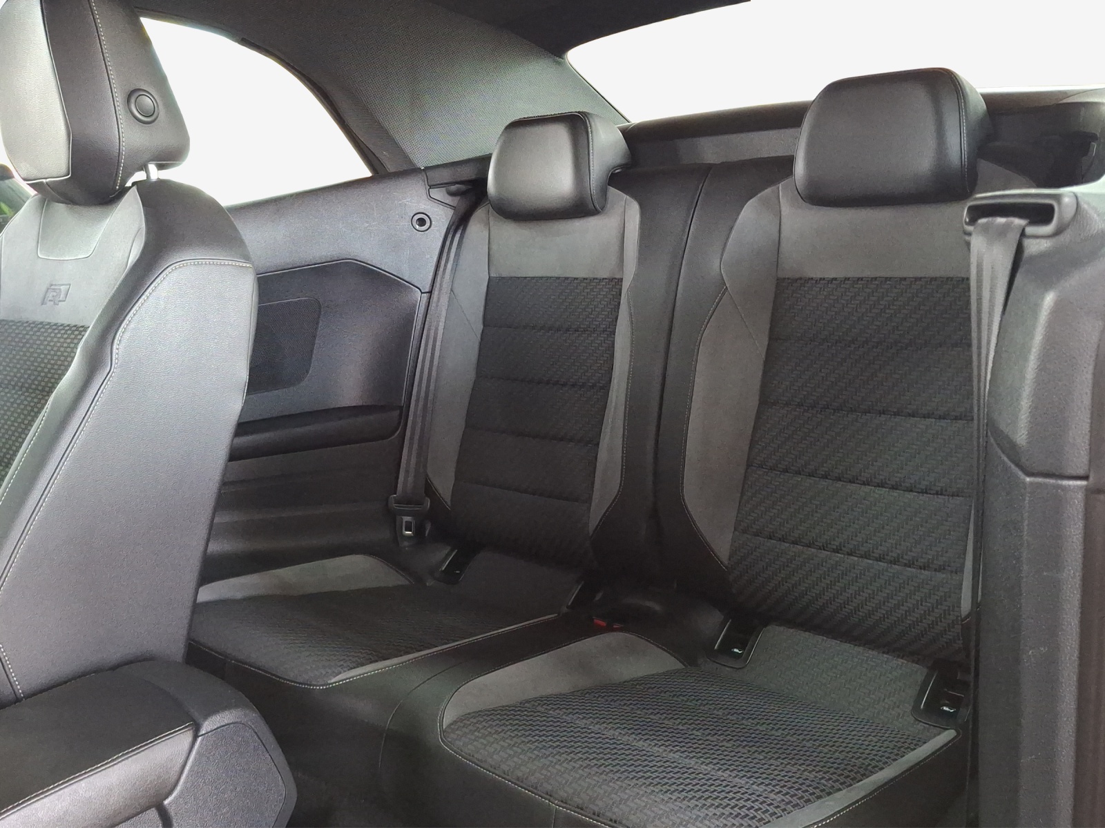VW T-Roc Cabriolet 1.5 TSI EVO R-Line DSG-image-11