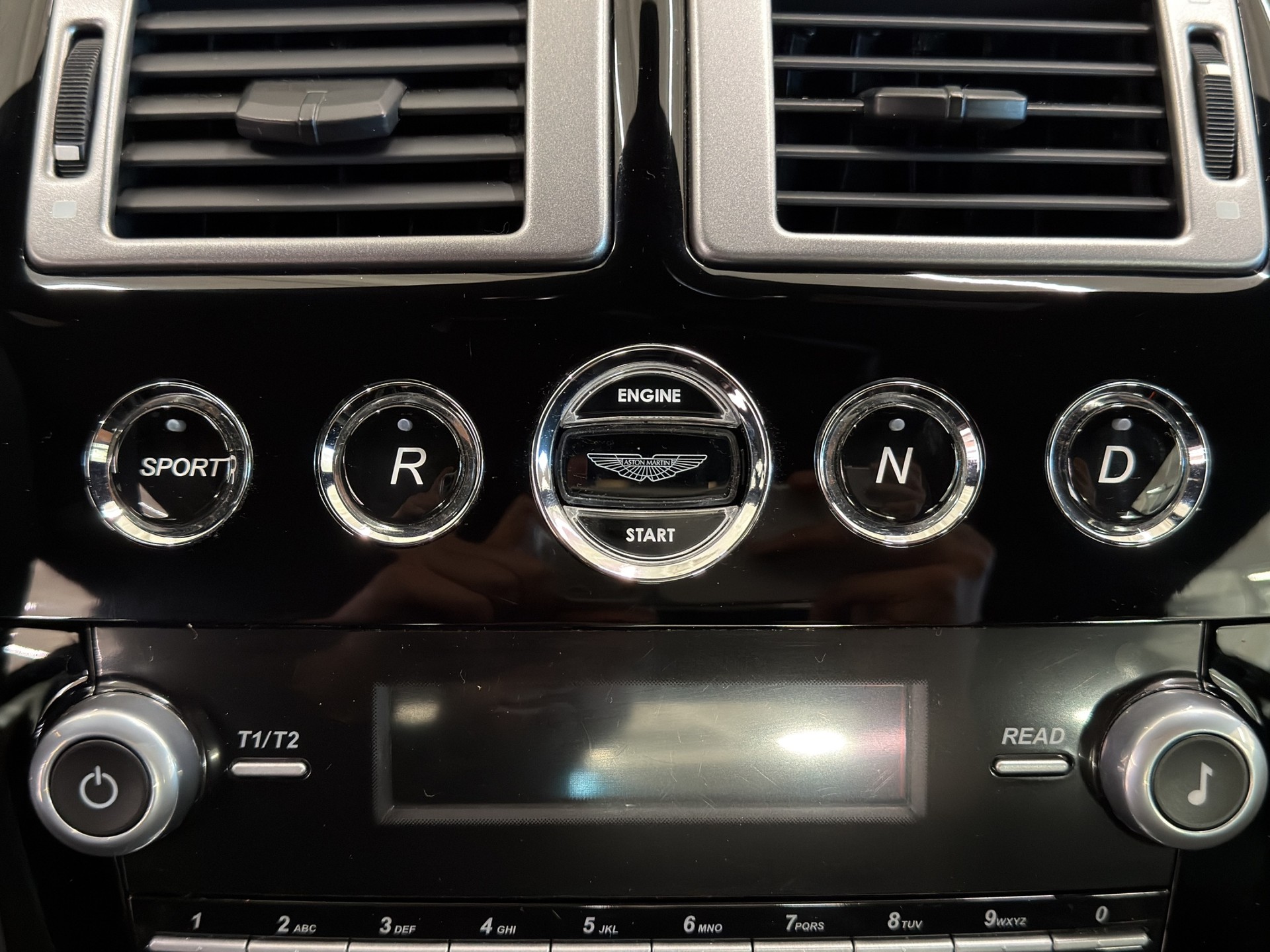 ASTON MARTIN V8 Vantage 4.7 S Sportshift-image-18