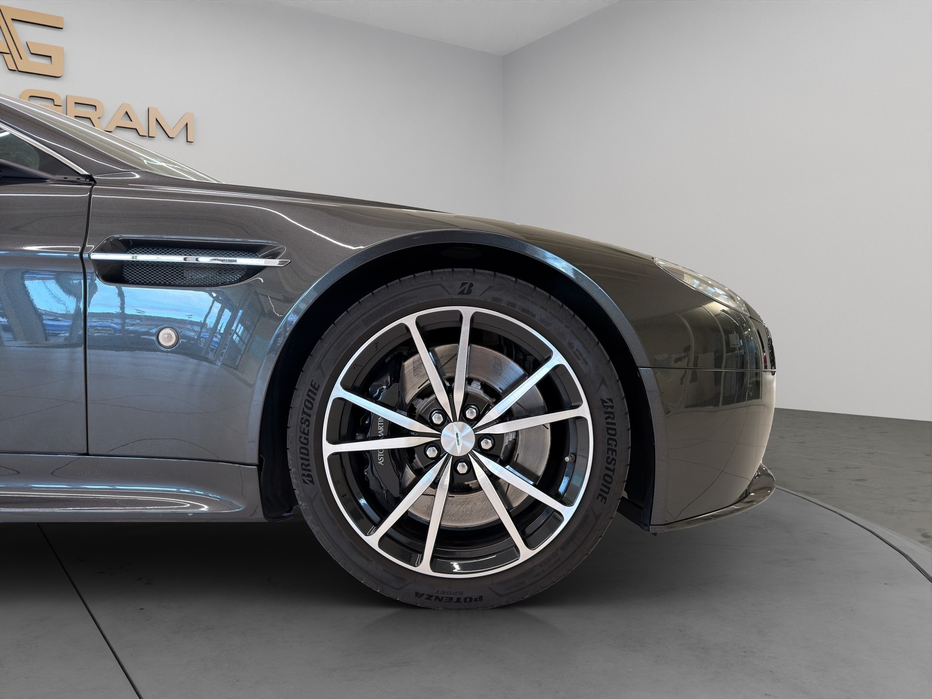 ASTON MARTIN V8 Vantage 4.7 S Sportshift-image-8