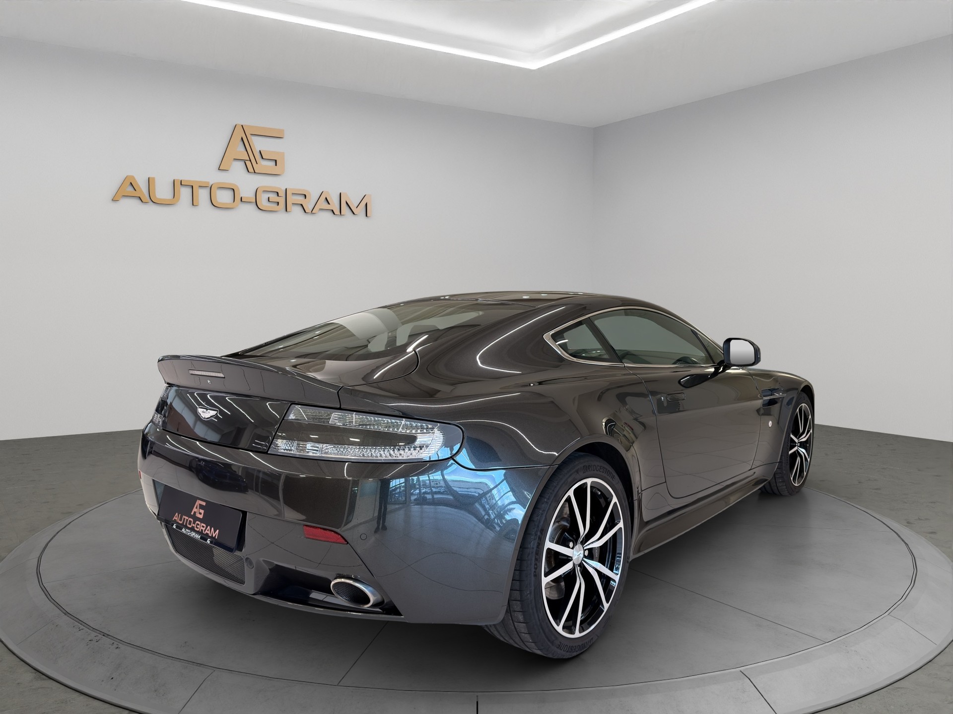 ASTON MARTIN V8 Vantage 4.7 S Sportshift-image-4