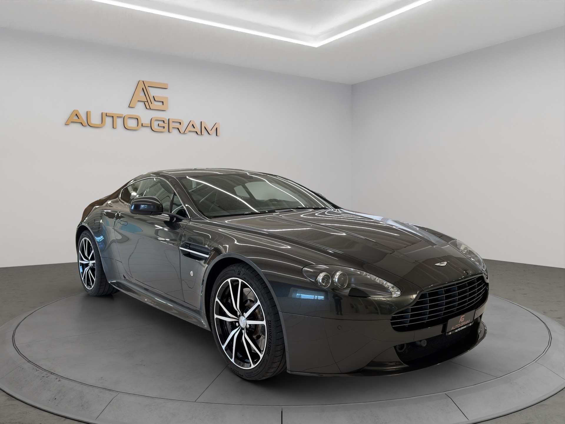ASTON MARTIN V8 Vantage 4.7 S Sportshift-image-6