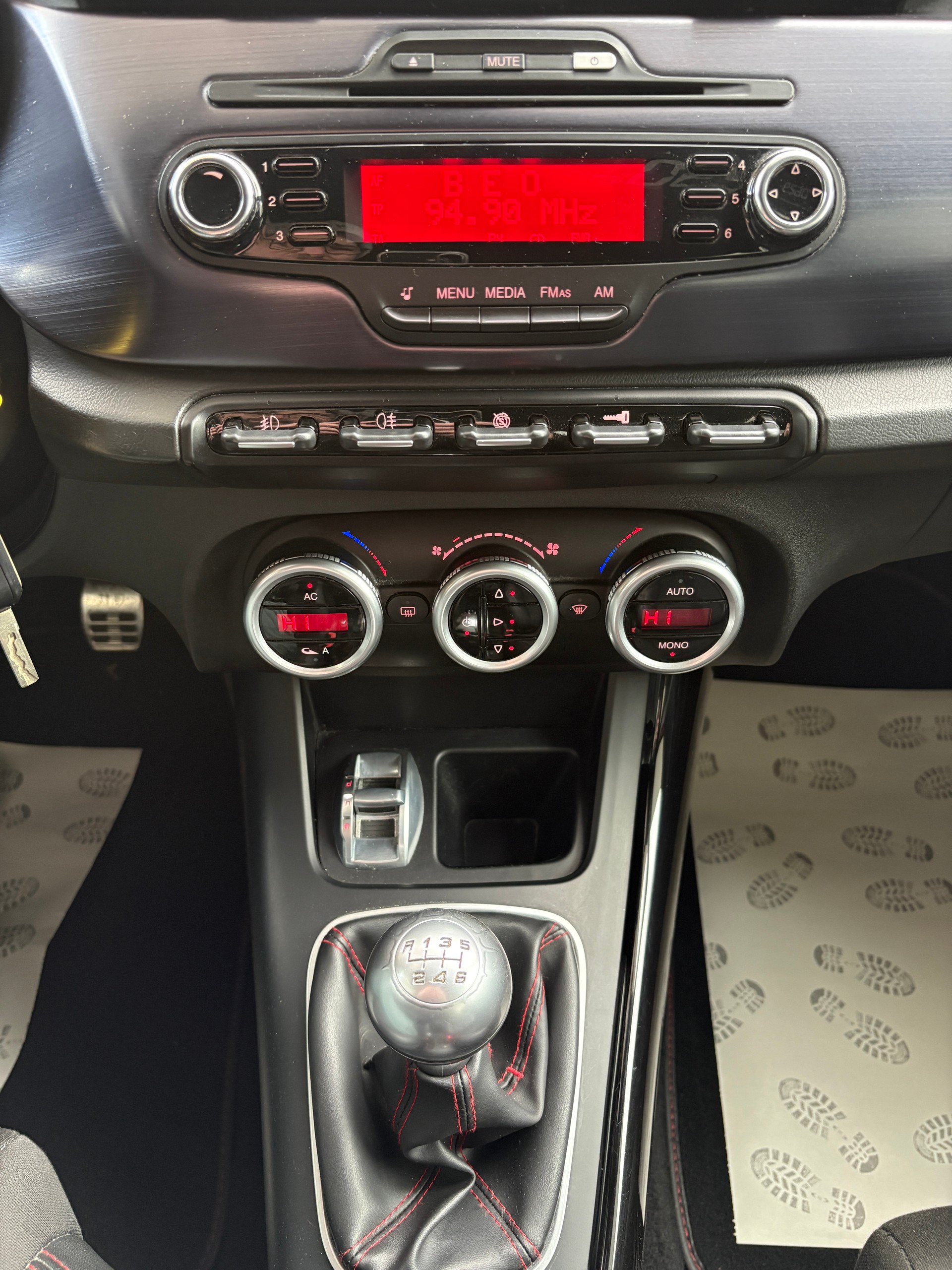 ALFA ROMEO Giulietta 1.4 T Distinctive-image-13