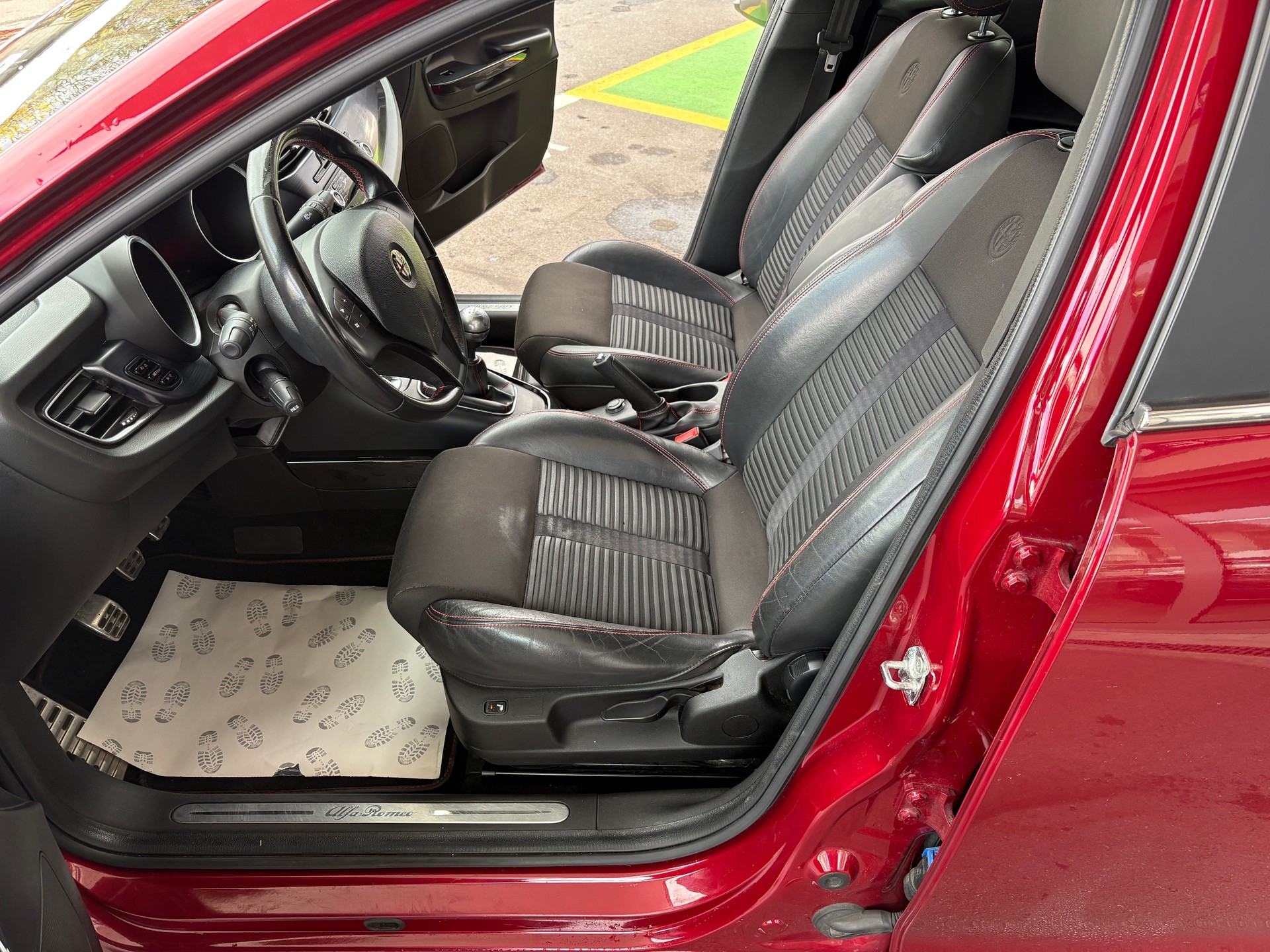 ALFA ROMEO Giulietta 1.4 T Distinctive-image-8