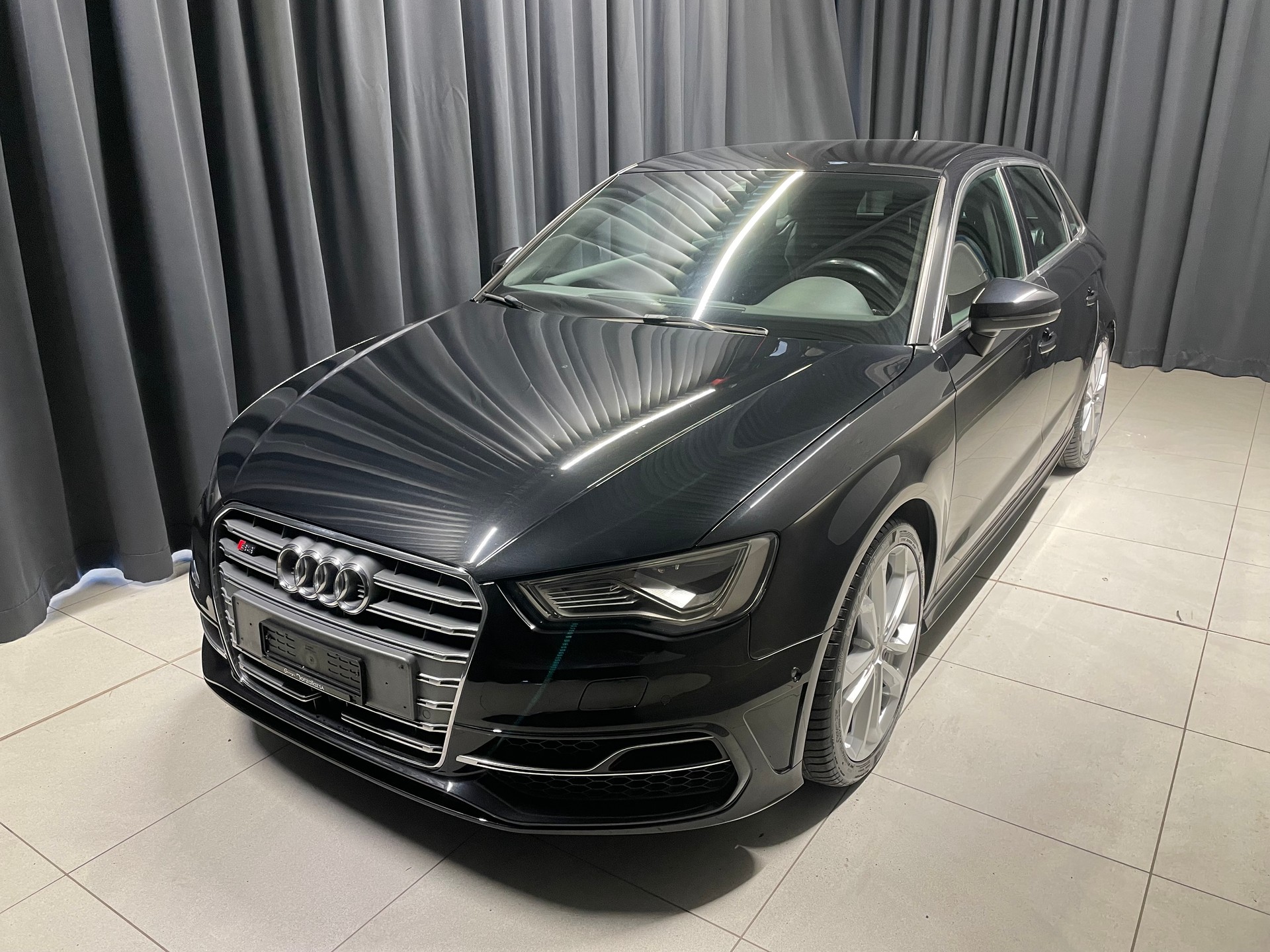 AUDI S3 Sportback 2.0 TFSI quattro S-tronic (65)-image-2