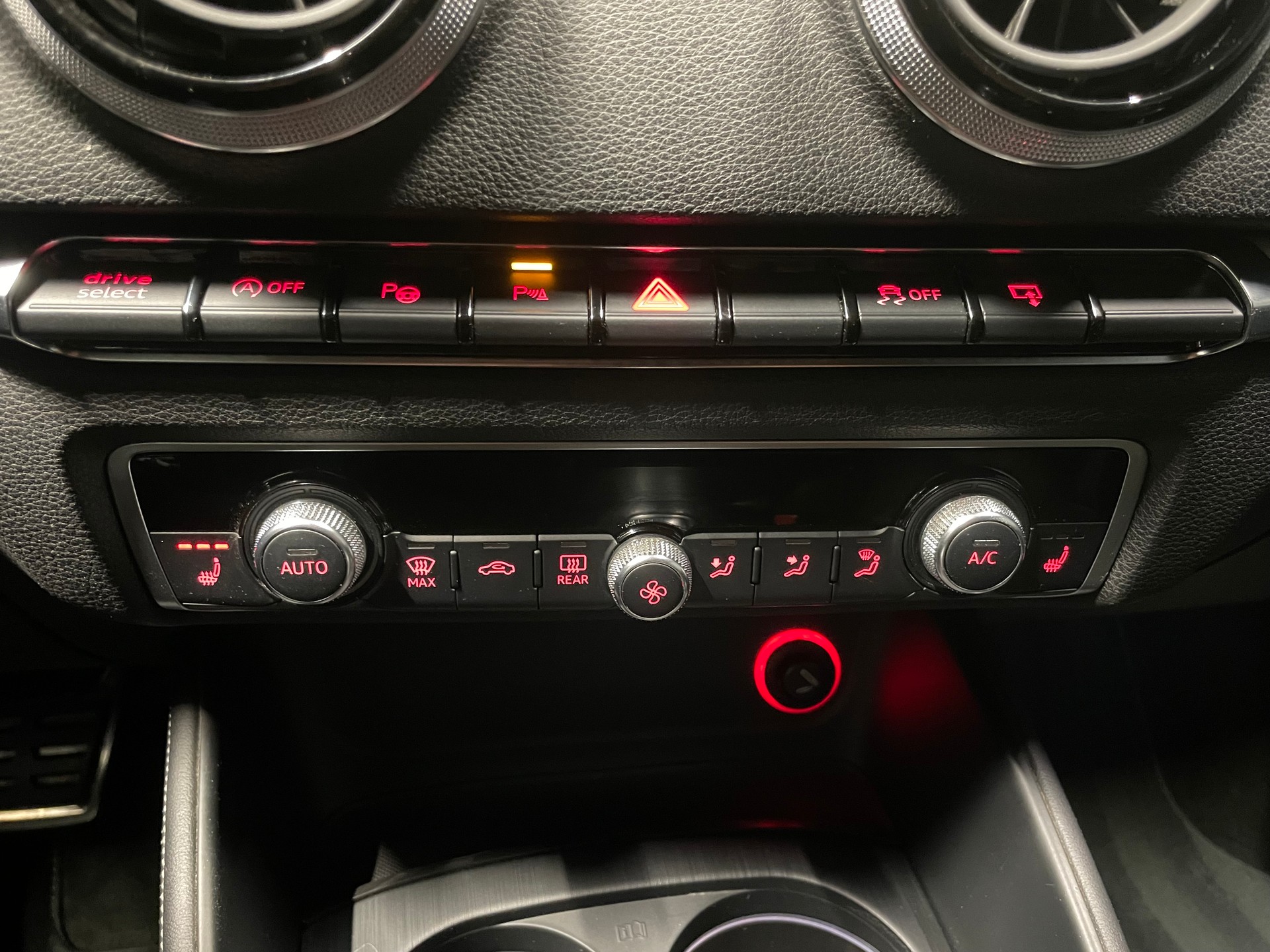 AUDI S3 Sportback 2.0 TFSI quattro S-tronic (65)-image-15